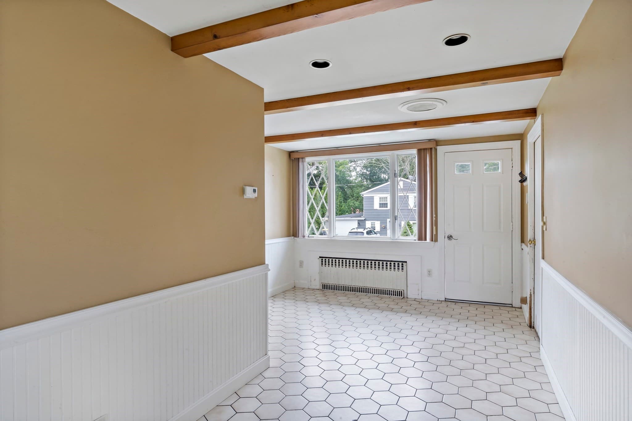Single Family Residence at 7 Harold Ave, Somerset MA 02726, Somerset, photo 6 of 42