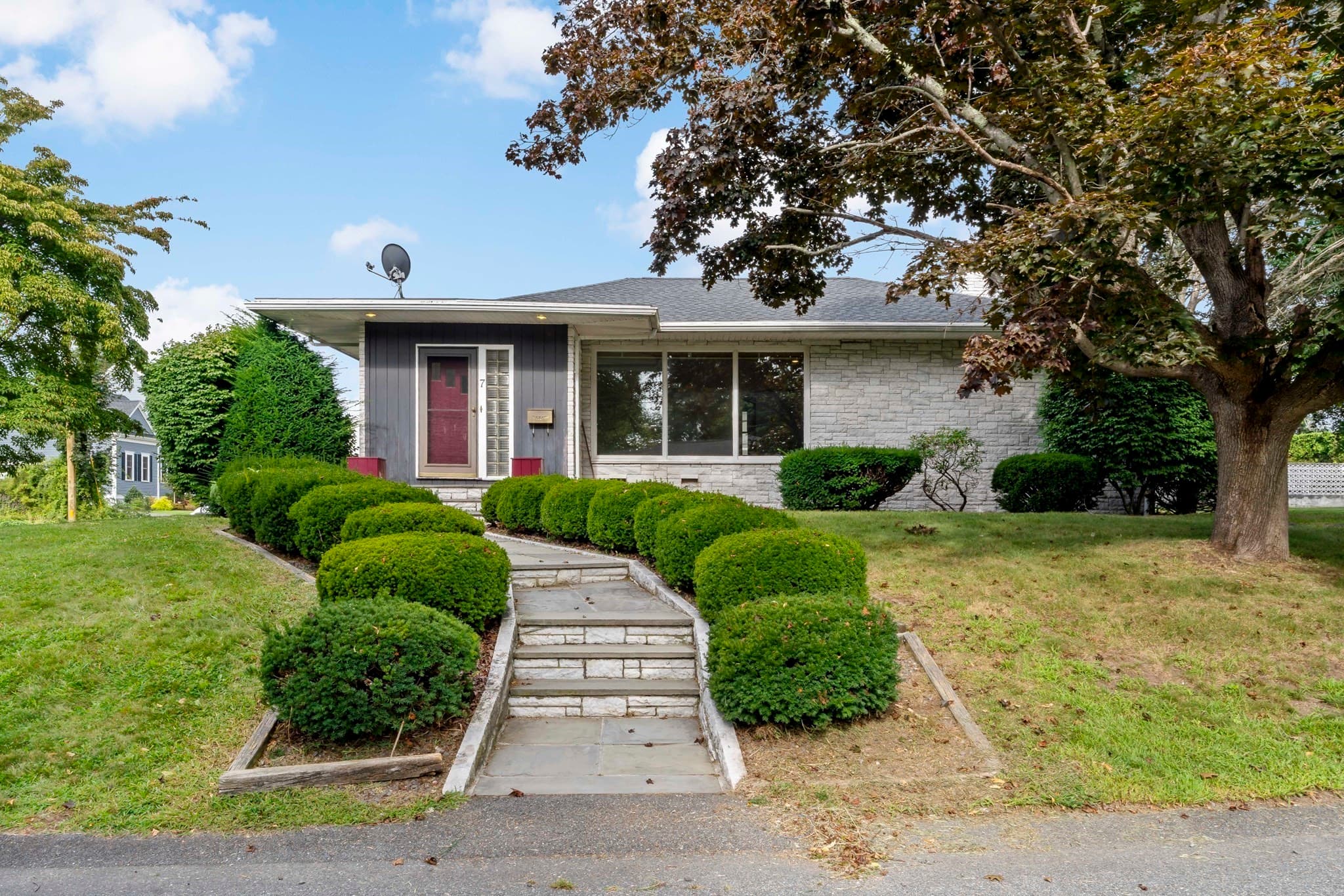 Single Family Residence at 7 Harold Ave, Somerset MA 02726, Somerset, photo 3 of 42
