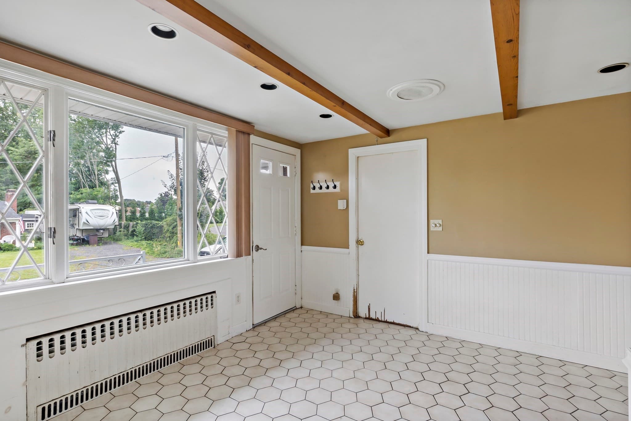Single Family Residence at 7 Harold Ave, Somerset MA 02726, Somerset, photo 5 of 42