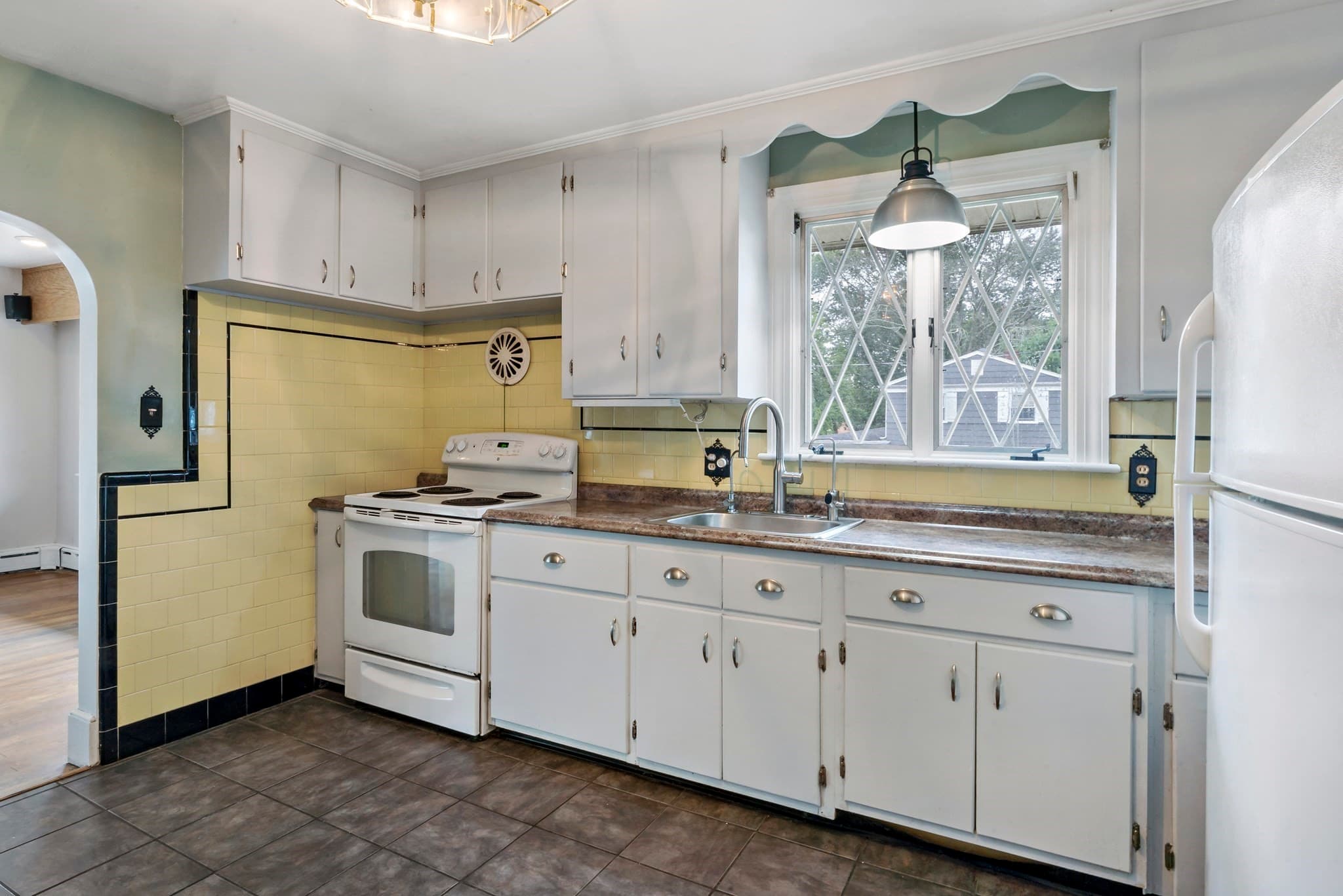Single Family Residence at 7 Harold Ave, Somerset MA 02726, Somerset, photo 9 of 42