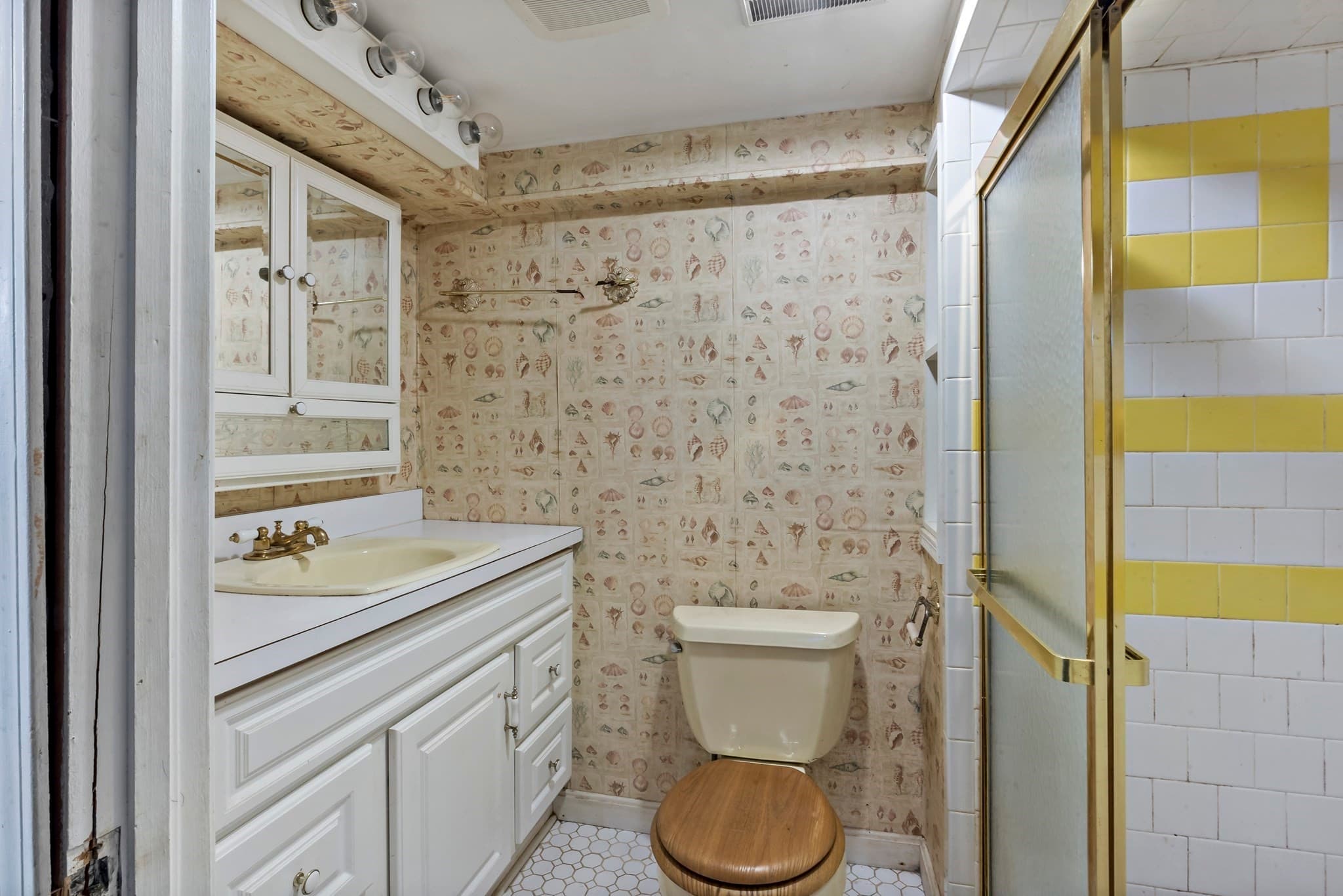Single Family Residence at 7 Harold Ave, Somerset MA 02726, Somerset, photo 25 of 42
