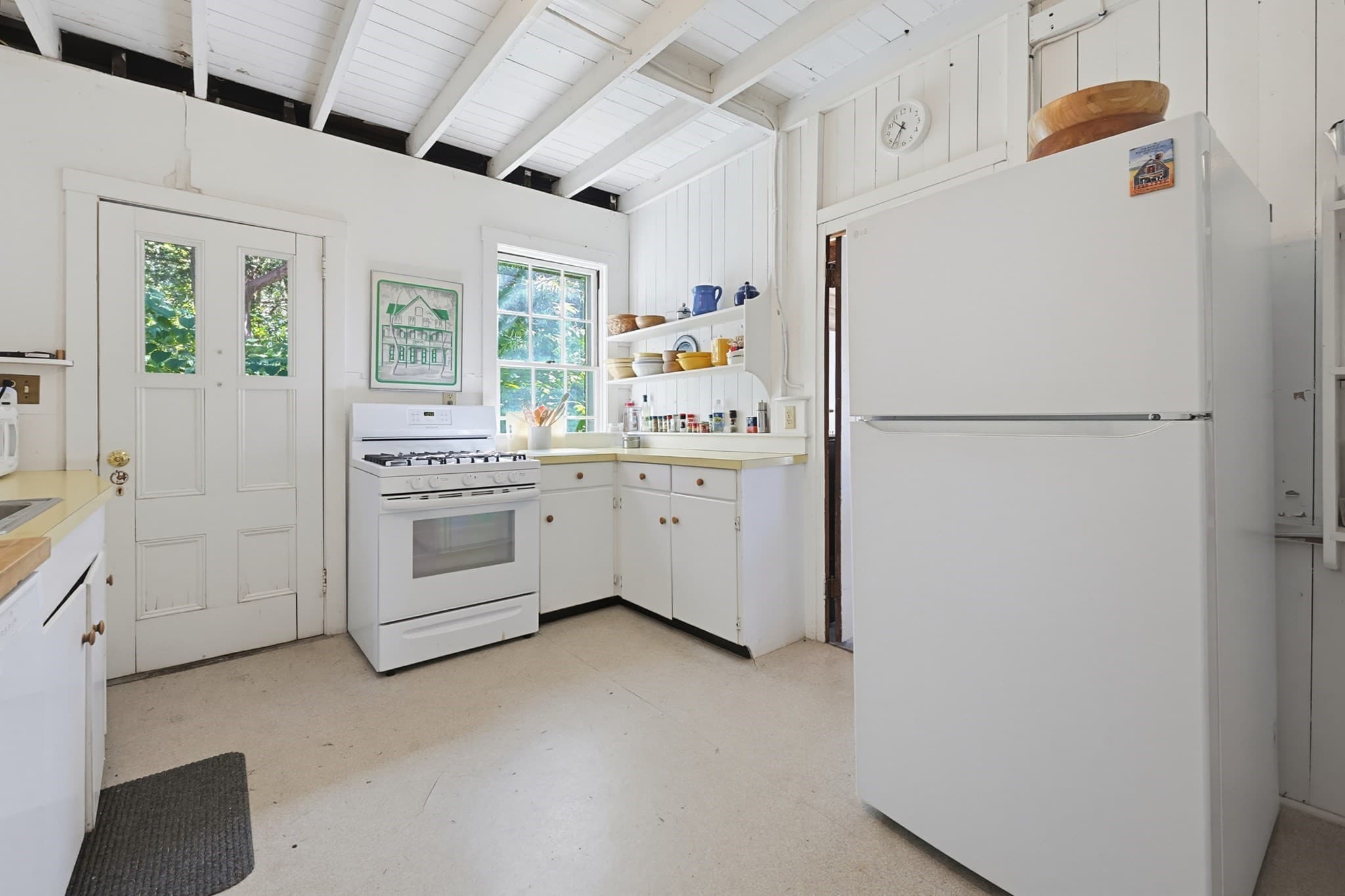 Single Family Residence at 1885/1885A Main Road, Westport MA 02790, Westport, photo 12 of 42
