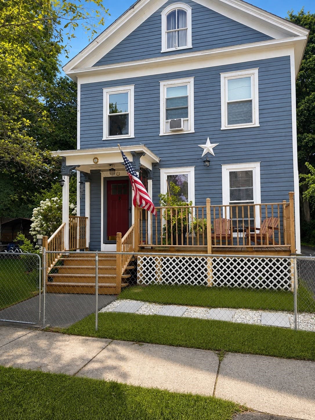 70 Pine St, Chicopee MA 01020