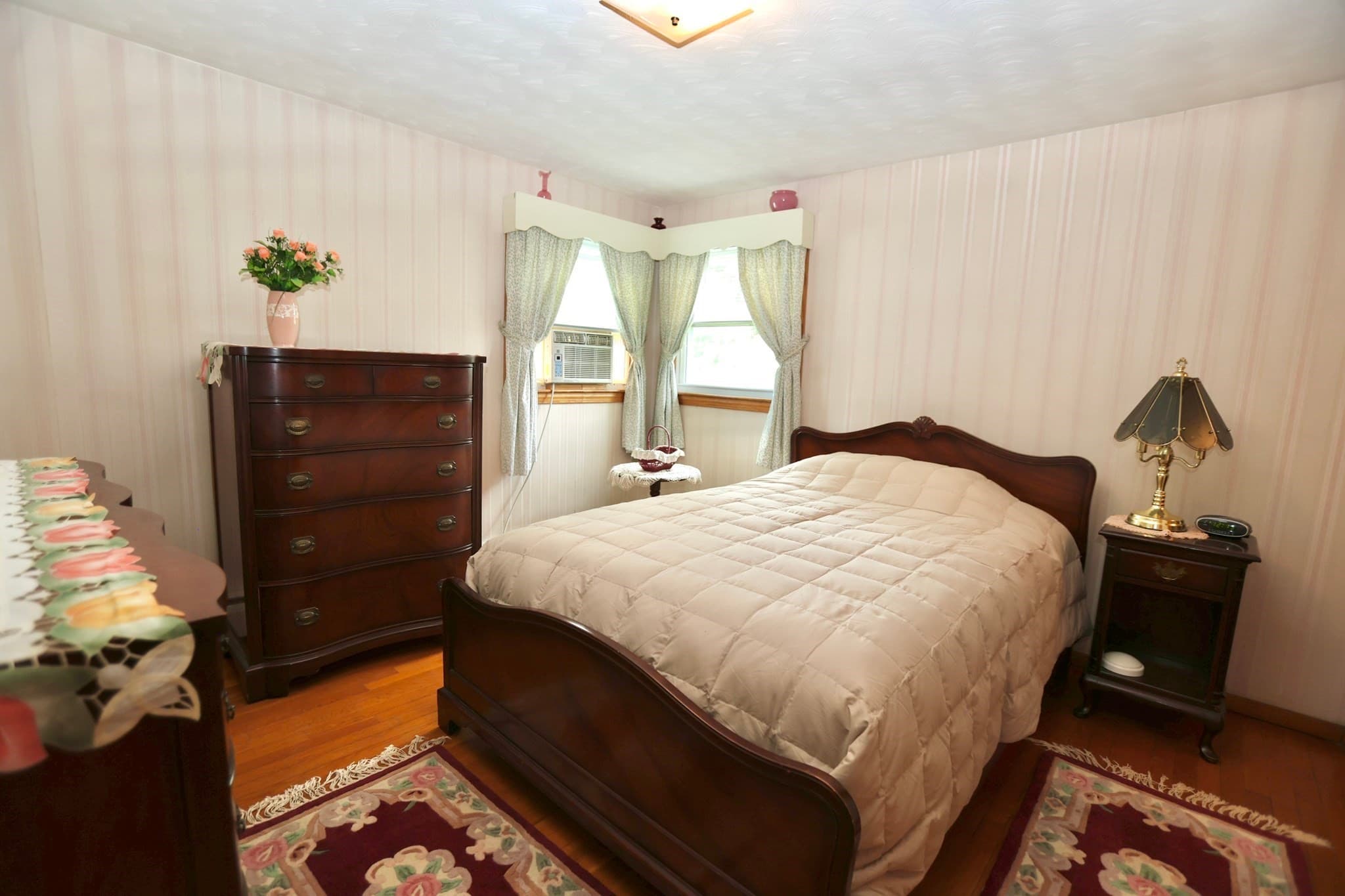 Single Family Residence at 36 Revere St, Worcester MA 01604, Worcester, photo 12 of 16