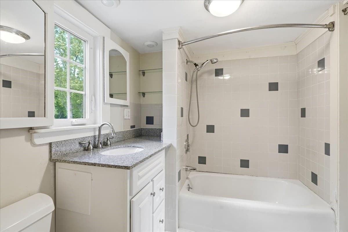 Single Family Residence at 194-196 Hersey St, Hingham MA 02043, Hingham, photo 14 of 37