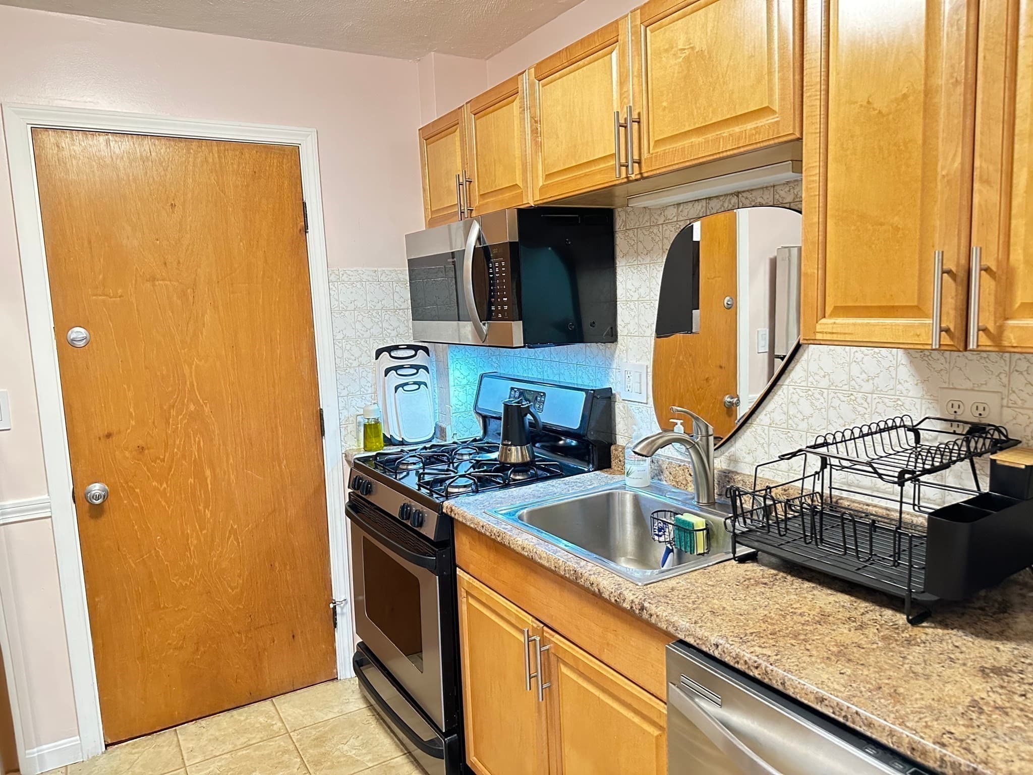 Condominium at 458-460 Eastern Ave # 14, Lynn MA 01902, Lynn, photo 14 of 28