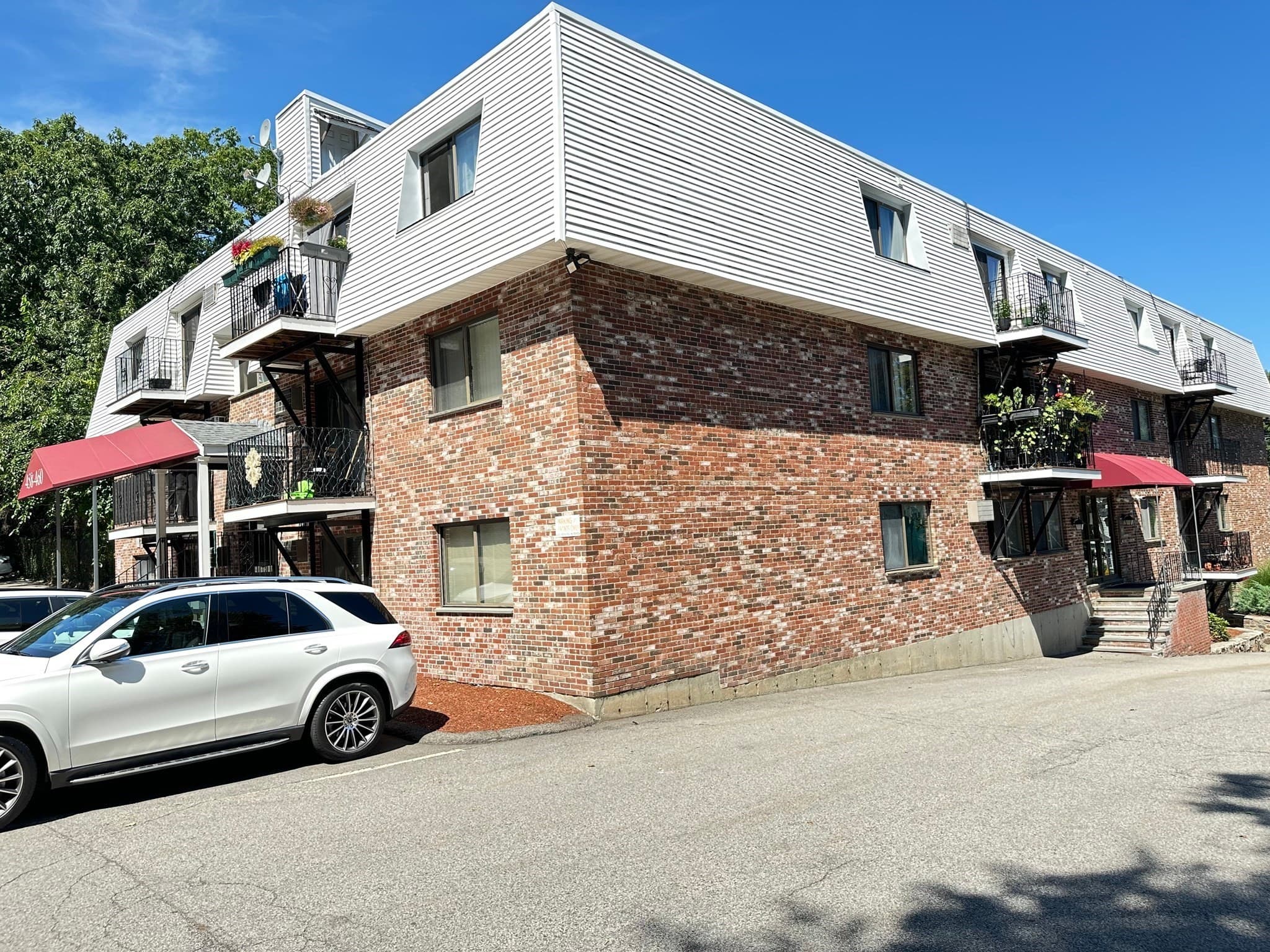 Condominium at 458-460 Eastern Ave # 14, Lynn MA 01902, Lynn, photo 4 of 28