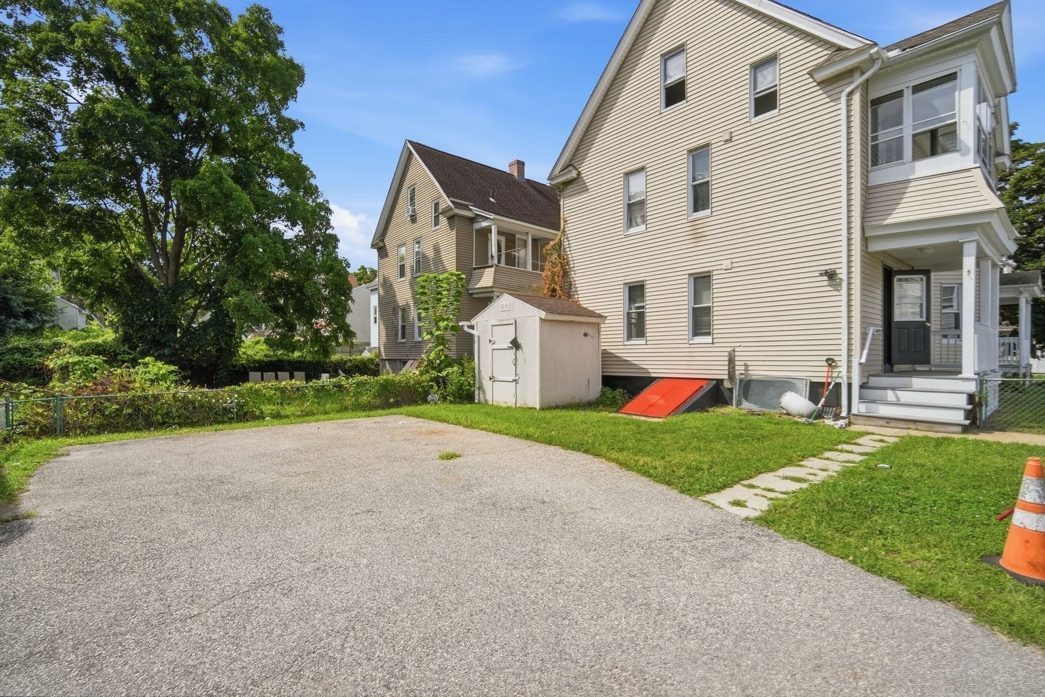 2 Family - 2 Units Up/Down at 55-57 Oak St, Springfield MA 01151, Springfield, photo 19 of 20