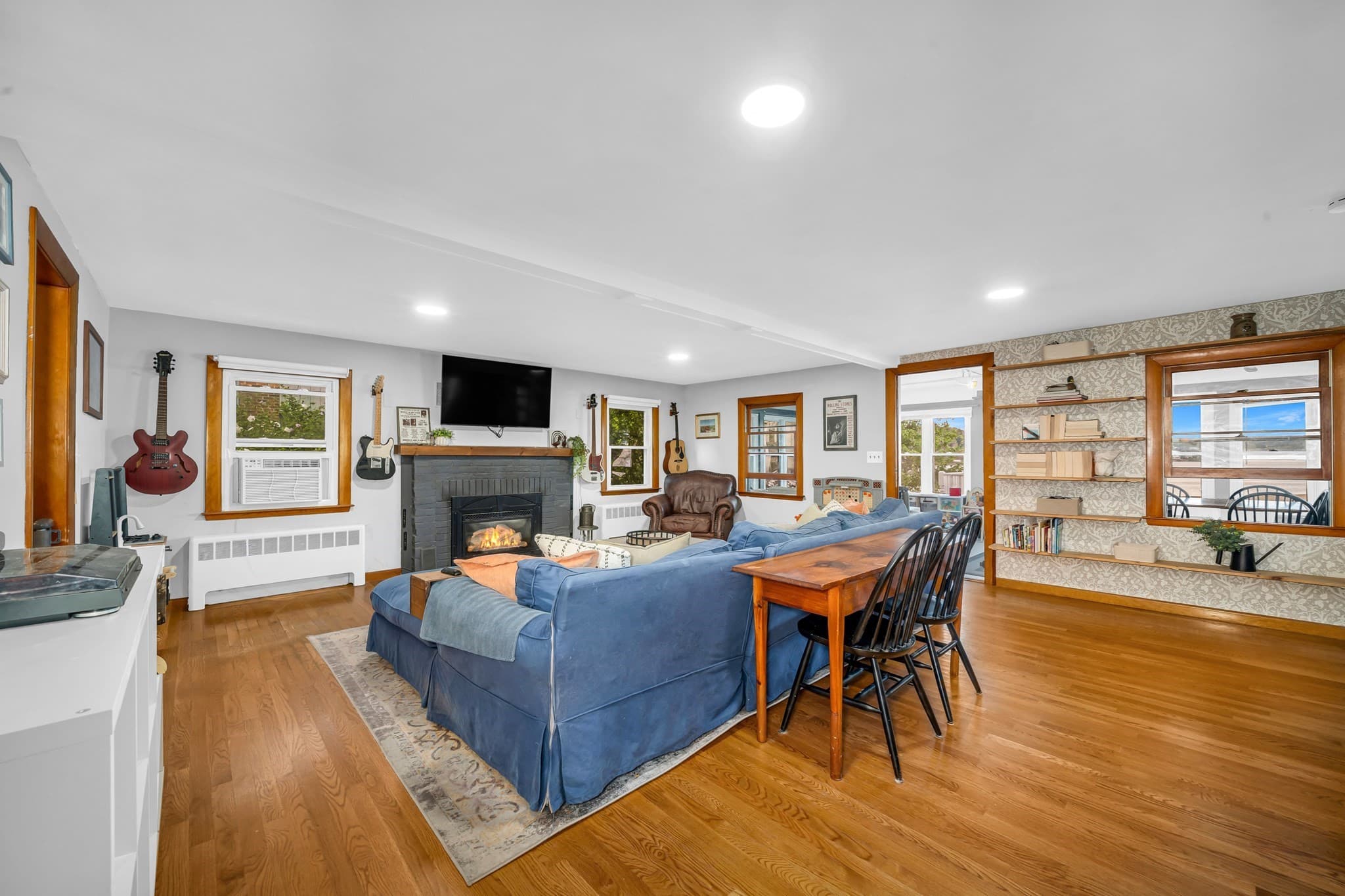 Single Family Residence at 8 Lake Attitash Rd, Amesbury MA 01913, Amesbury, photo 7 of 37