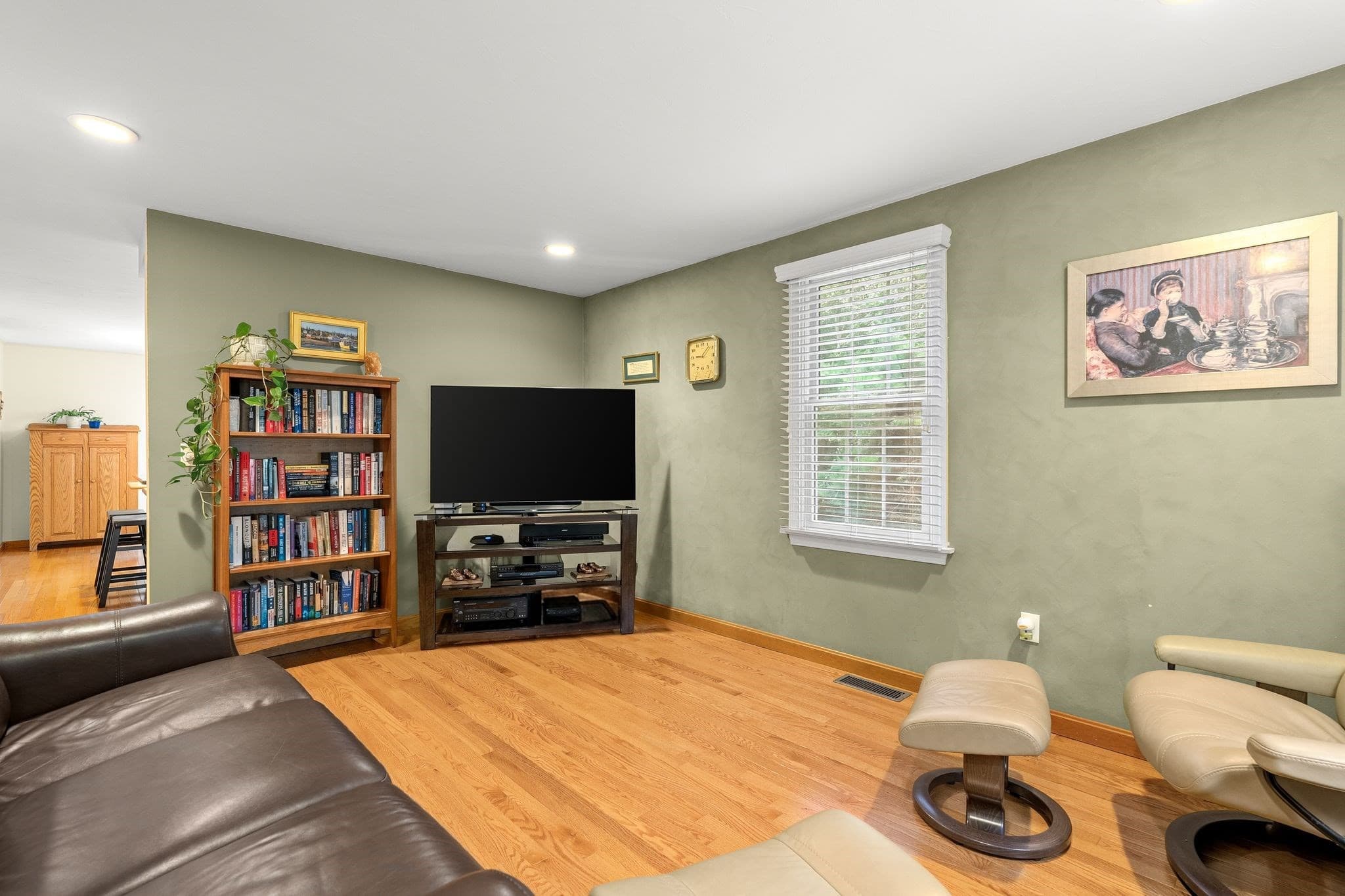 Single Family Residence at 13 Bayberry Rd, Raynham MA 02767, Raynham, photo 7 of 42