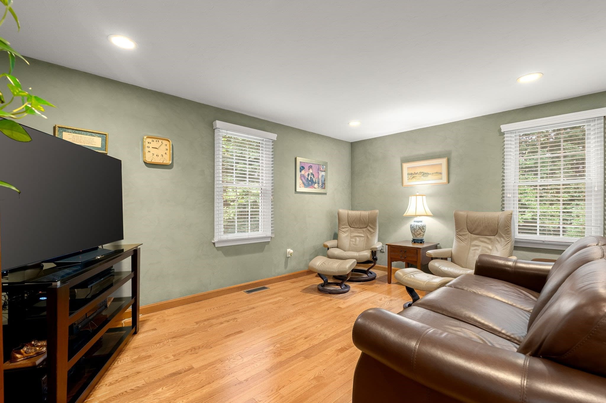 Single Family Residence at 13 Bayberry Rd, Raynham MA 02767, Raynham, photo 5 of 42
