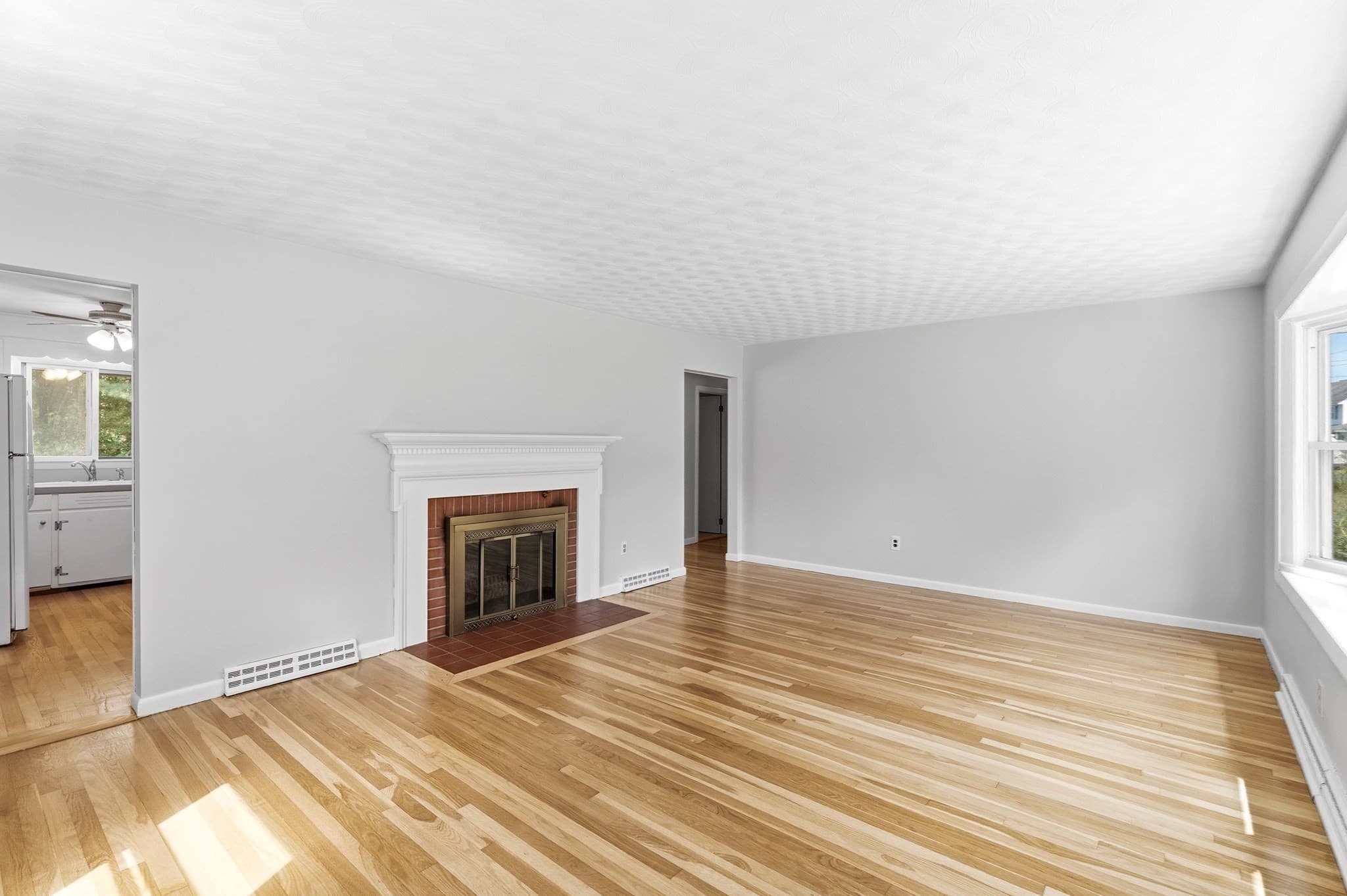 Single Family Residence at 9 Hidden Way, Chelmsford MA 01824, photo 5 of 29