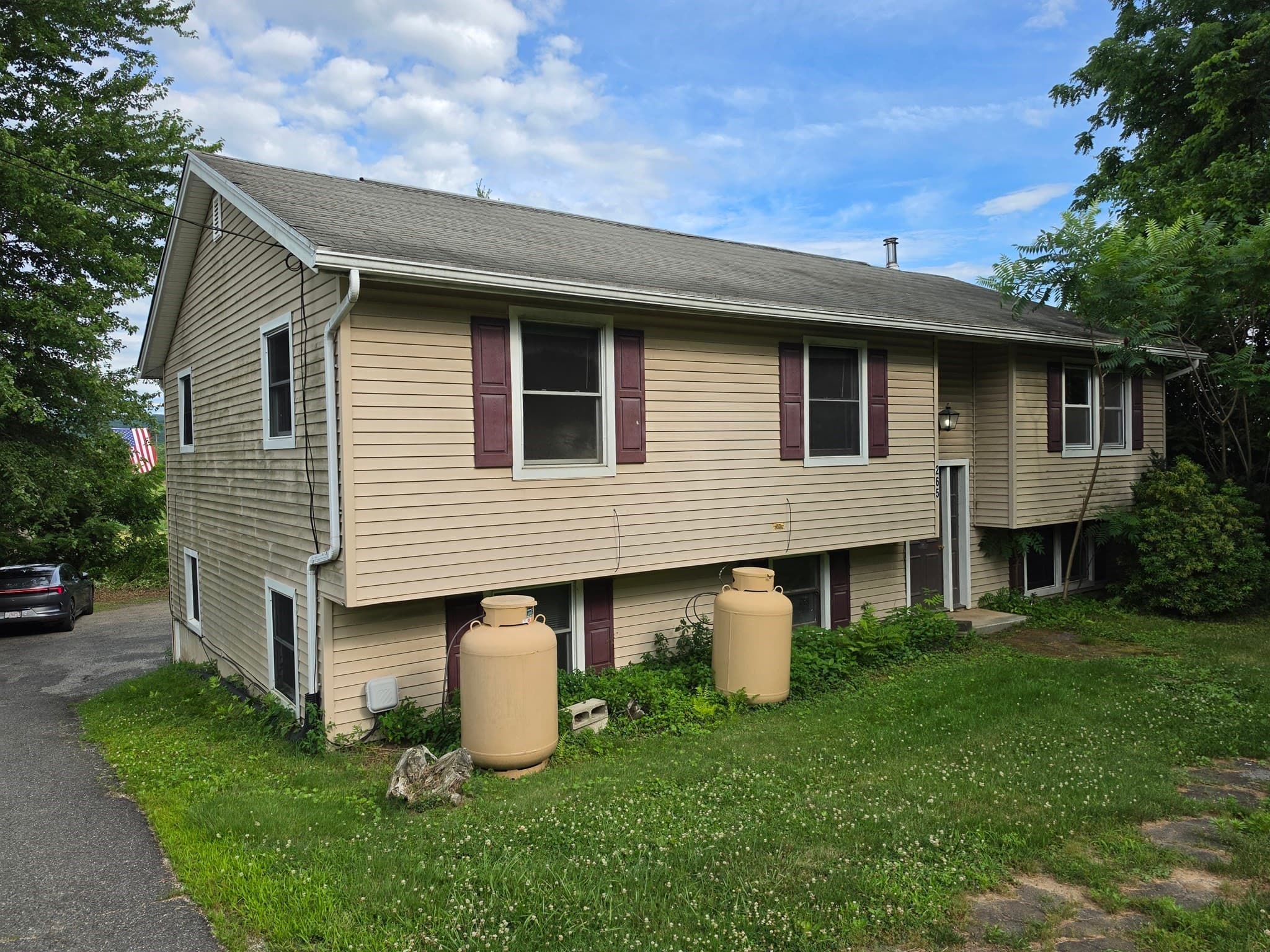 265 N East St, Amherst MA 01002