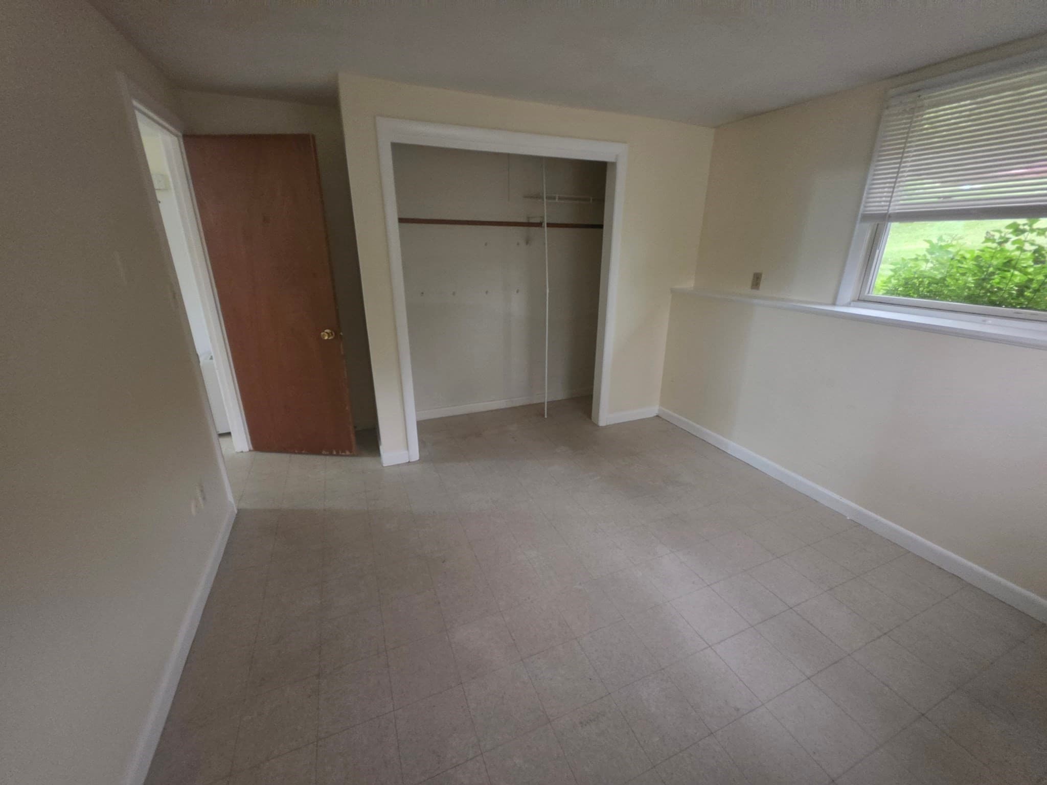 3 Family at 265 N East St, Amherst MA 01002, Amherst, photo 5 of 28