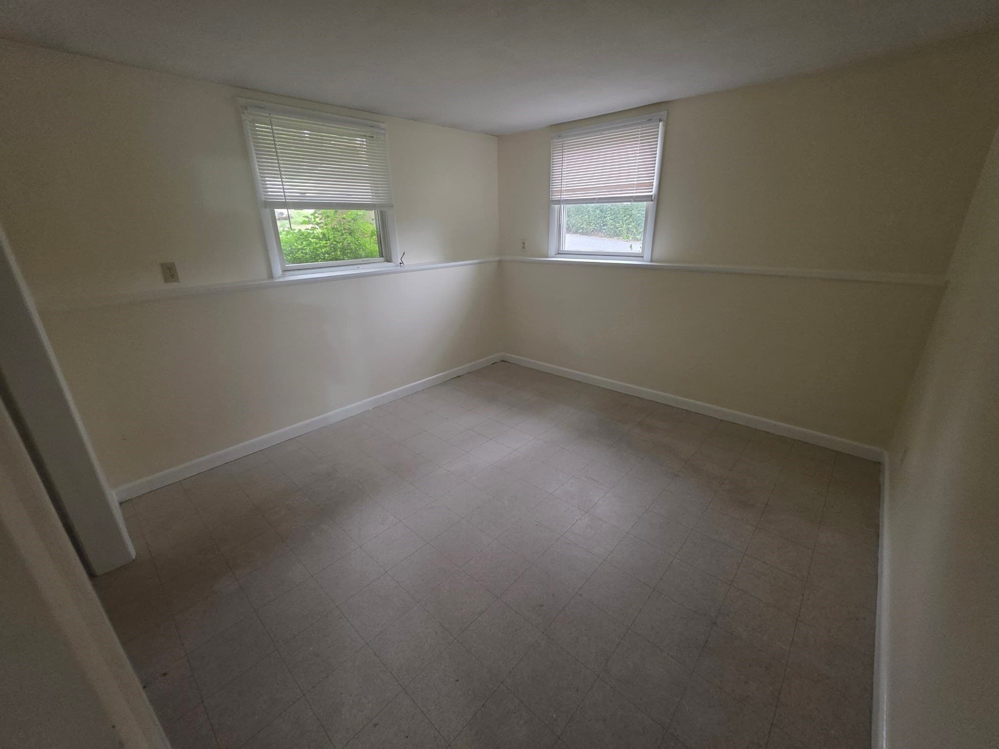 3 Family at 265 N East St, Amherst MA 01002, Amherst, photo 4 of 28