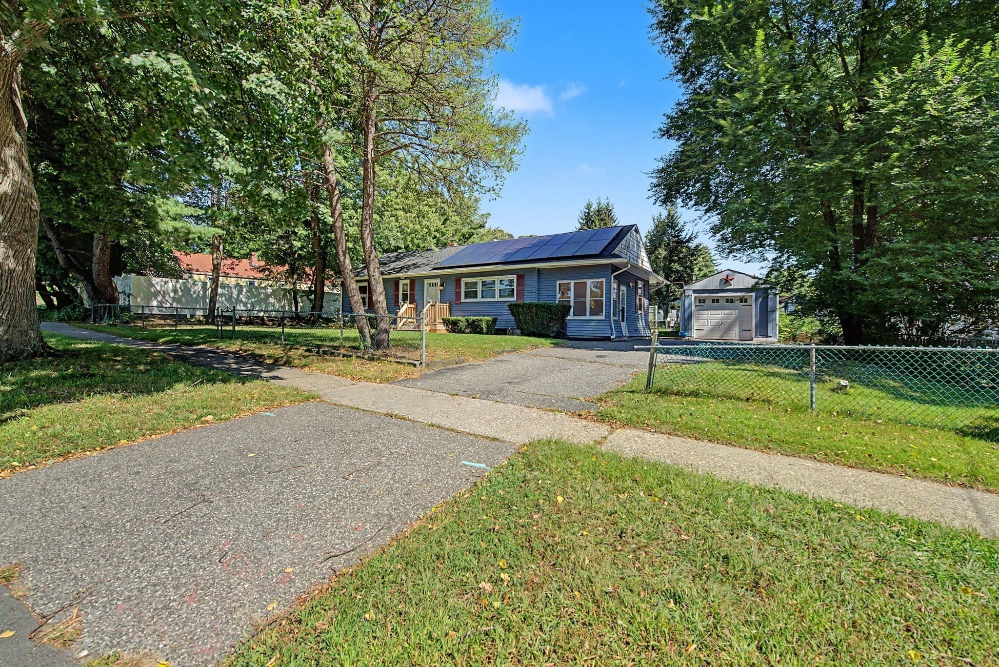 Single Family Residence at 369 Breckwood Blvd, Springfield MA 01109, Springfield, photo 3 of 23
