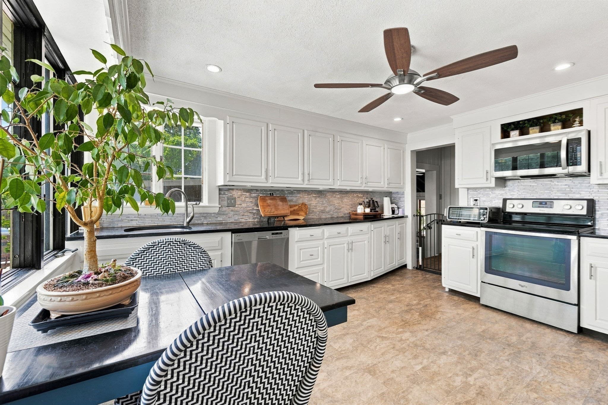 Single Family Residence at 92 Narragansett Rd, Quincy MA 02169, Quincy, photo 10 of 33