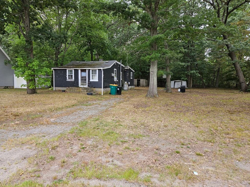 Single Family Residence at 149 Jefferson St, North Attleboro MA 02760, North Attleboro, photo 2 of 8