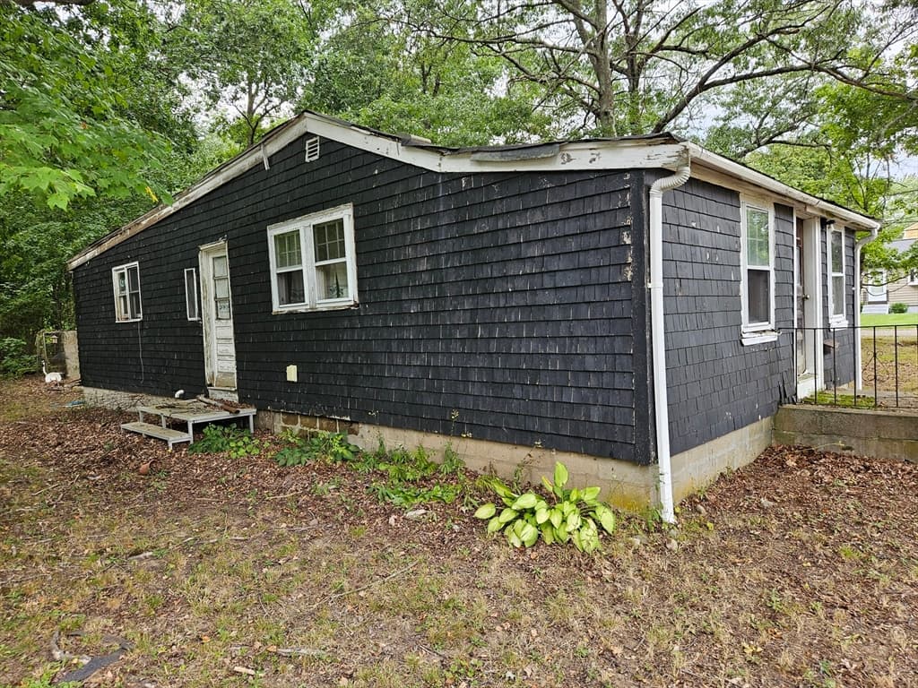 Single Family Residence at 149 Jefferson St, North Attleboro MA 02760, North Attleboro, photo 7 of 8