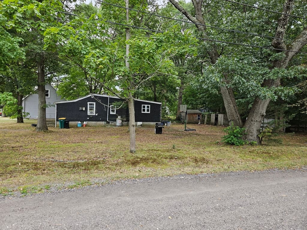 Single Family Residence at 149 Jefferson St, North Attleboro MA 02760, North Attleboro, photo 5 of 8