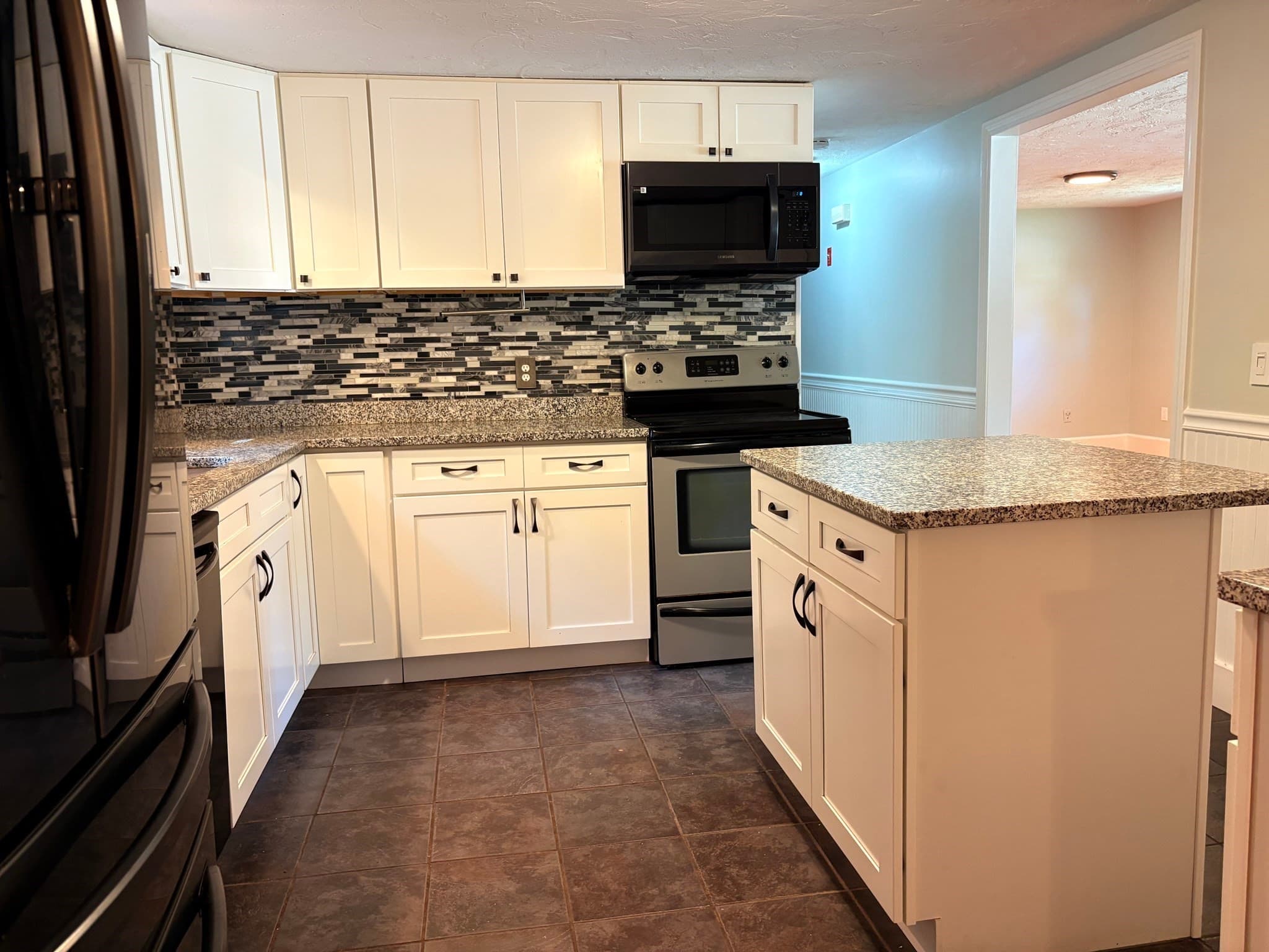 Single Family Residence at 38 Frank St, Middleboro MA 02346, Middleboro, photo 3 of 13
