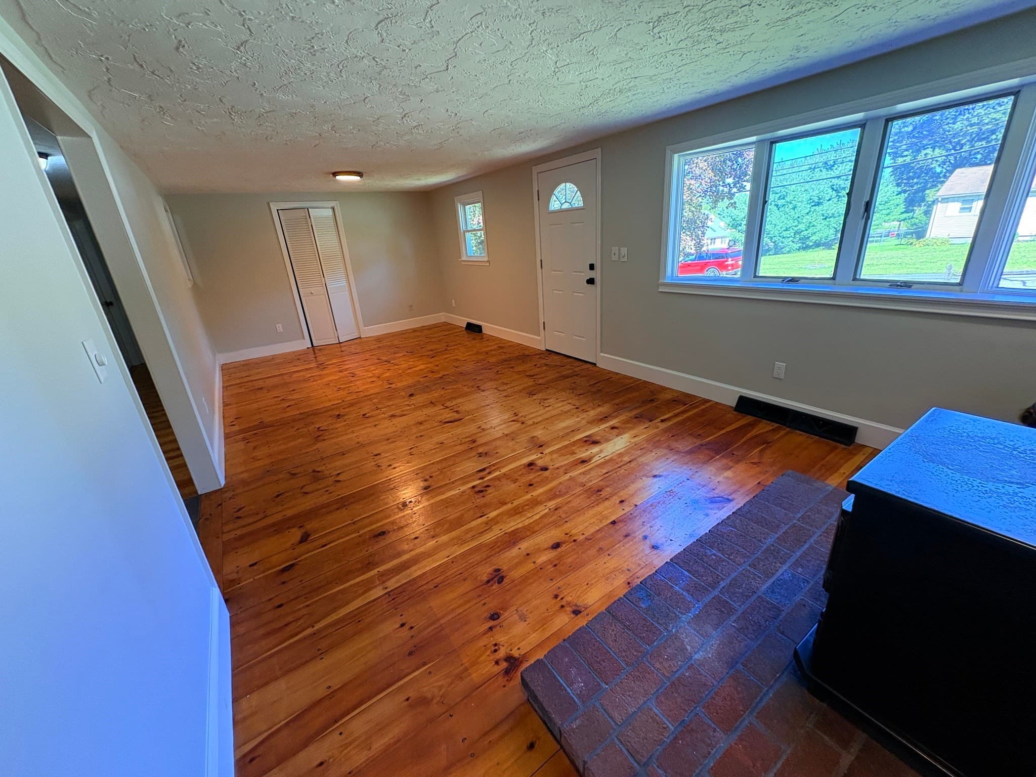 Single Family Residence at 38 Frank St, Middleboro MA 02346, Middleboro, photo 5 of 13