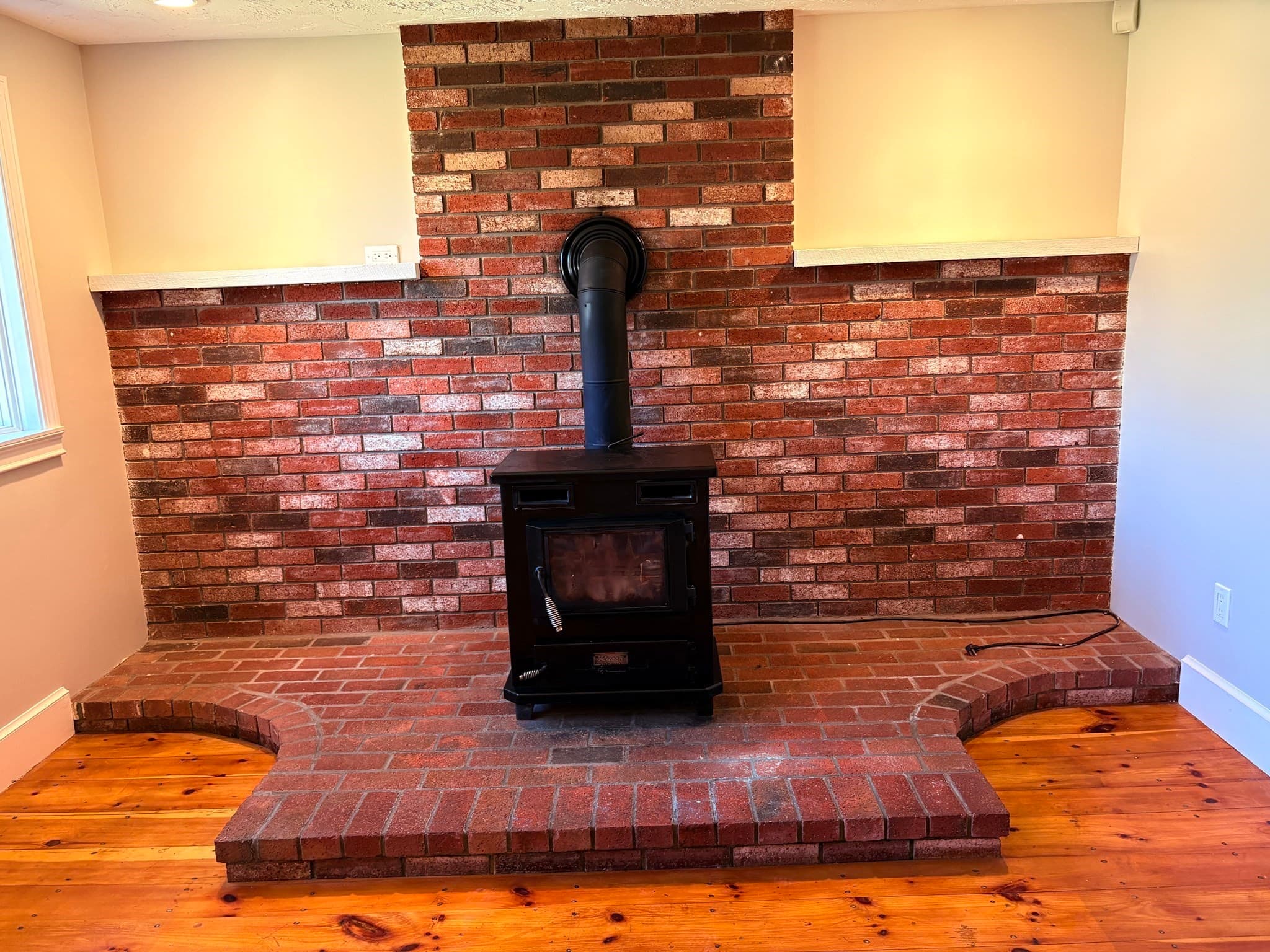 Single Family Residence at 38 Frank St, Middleboro MA 02346, Middleboro, photo 4 of 13