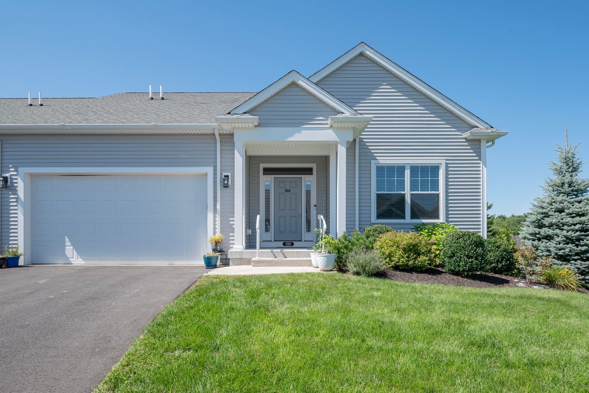 166 Stone Hill Dr # 166, Northbridge MA 01588