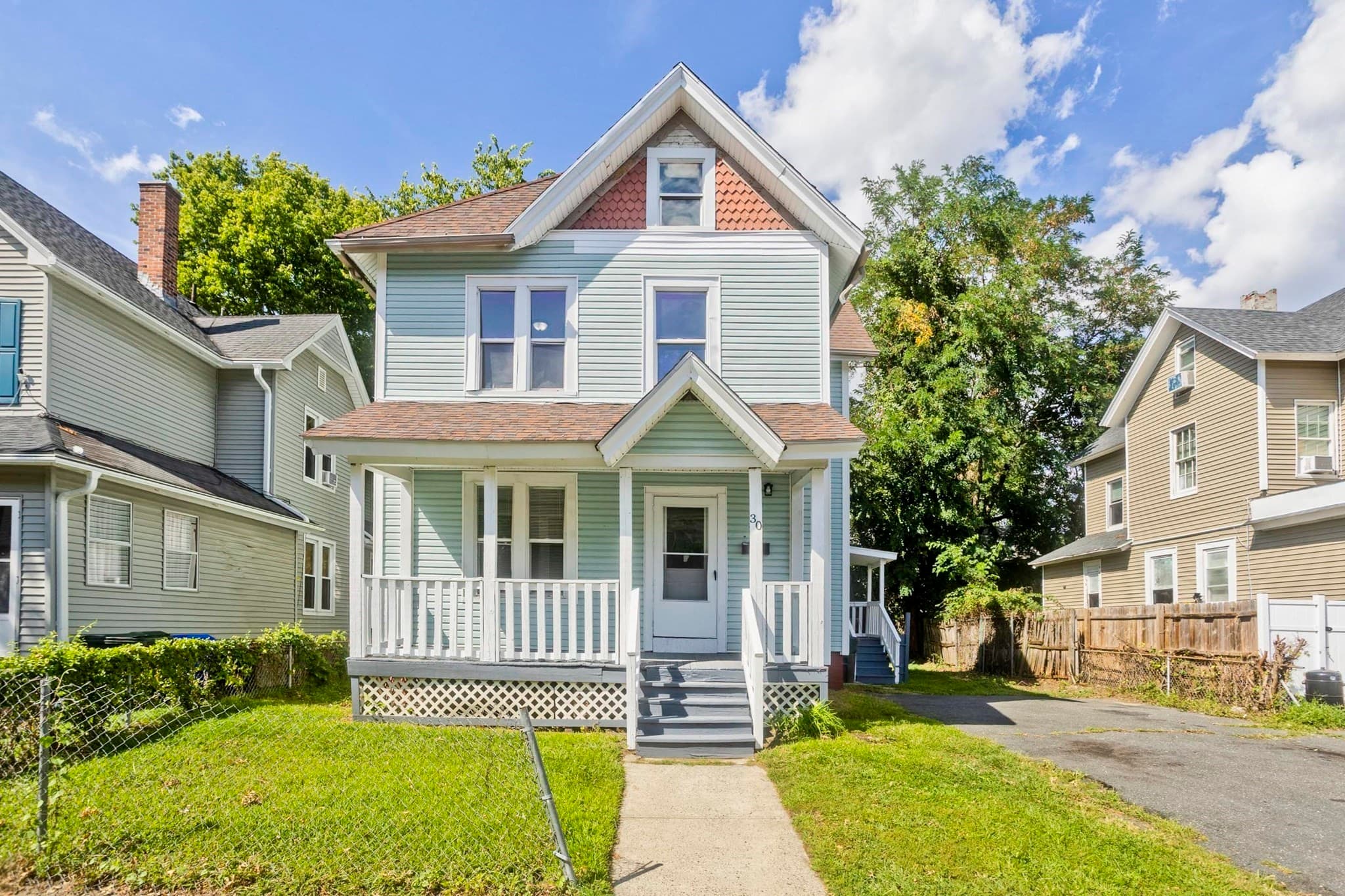 30 Hawthorne St, Springfield MA 01105