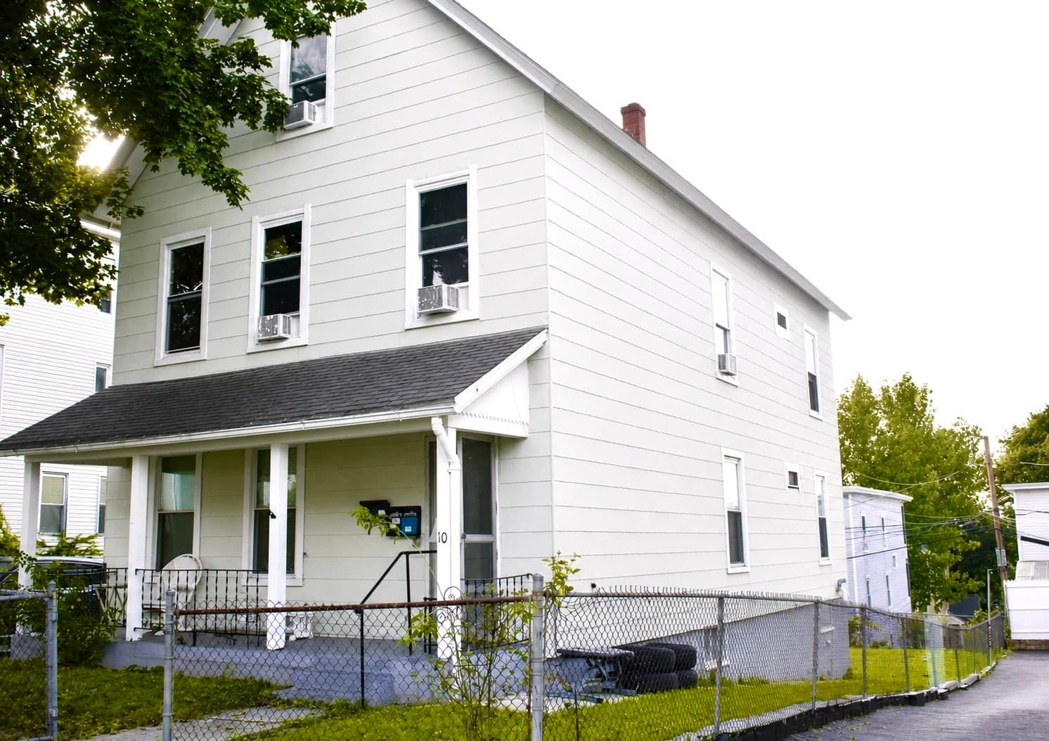 2 Family - 2 Units Up/Down at 10 Hollywood St, Worcester MA 01610, Worcester, photo 2 of 28
