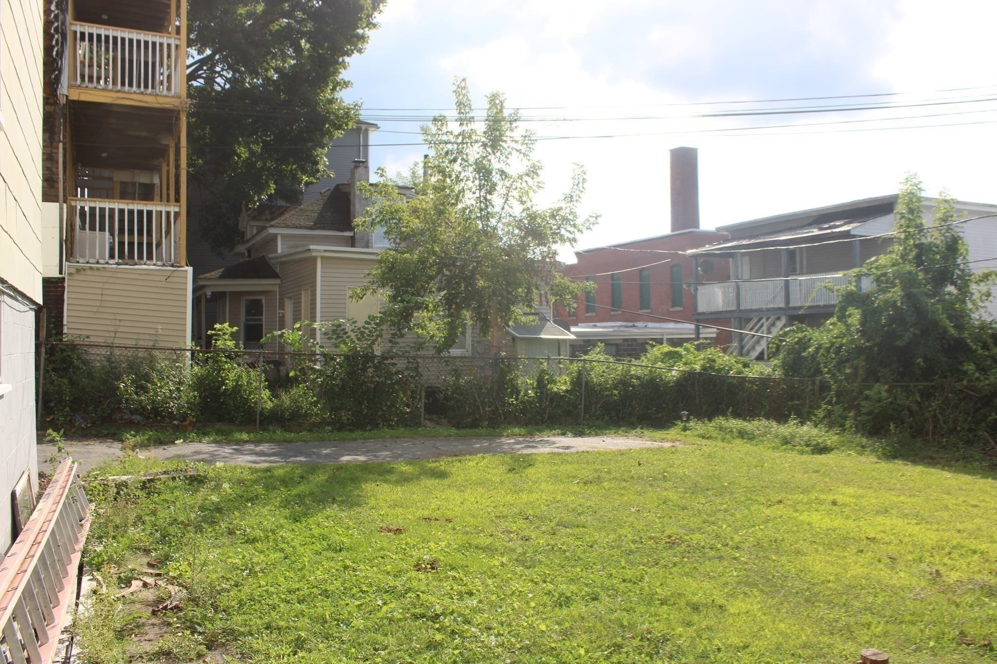 2 Family - 2 Units Up/Down at 10 Hollywood St, Worcester MA 01610, Worcester, photo 26 of 28