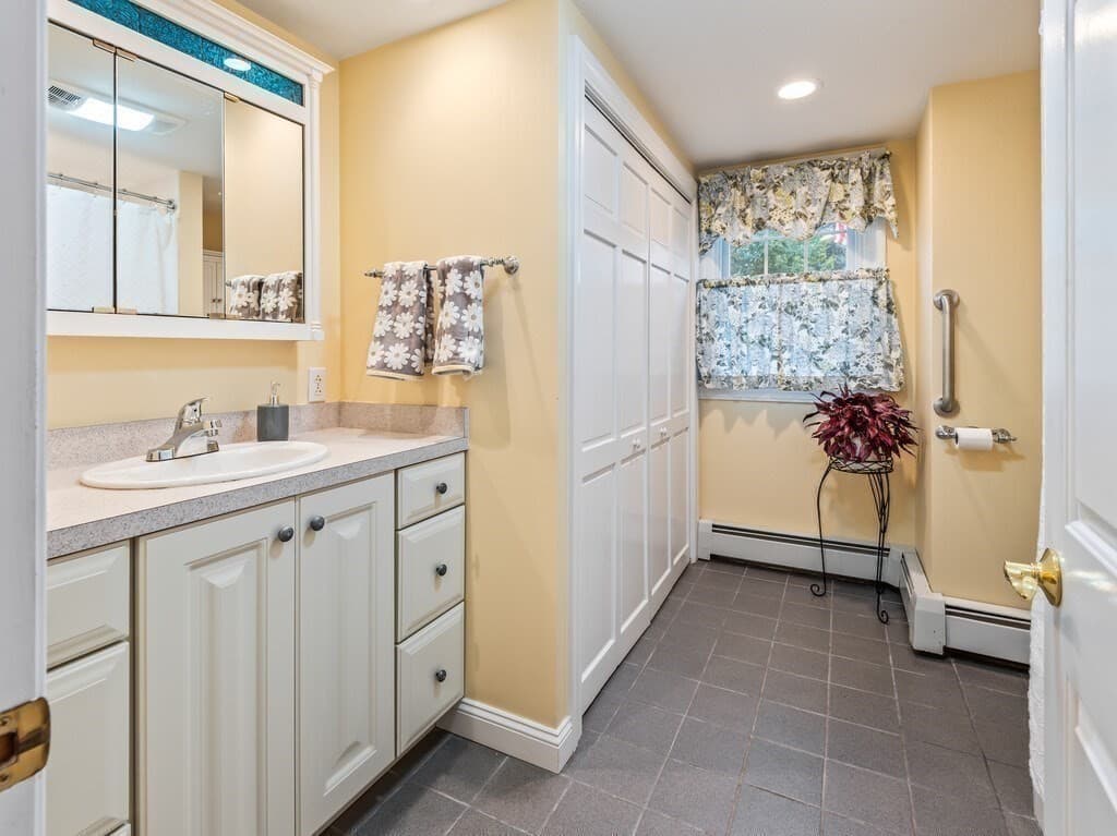 Single Family Residence at 18 Crown St, Spencer MA 01562, Spencer, photo 18 of 37