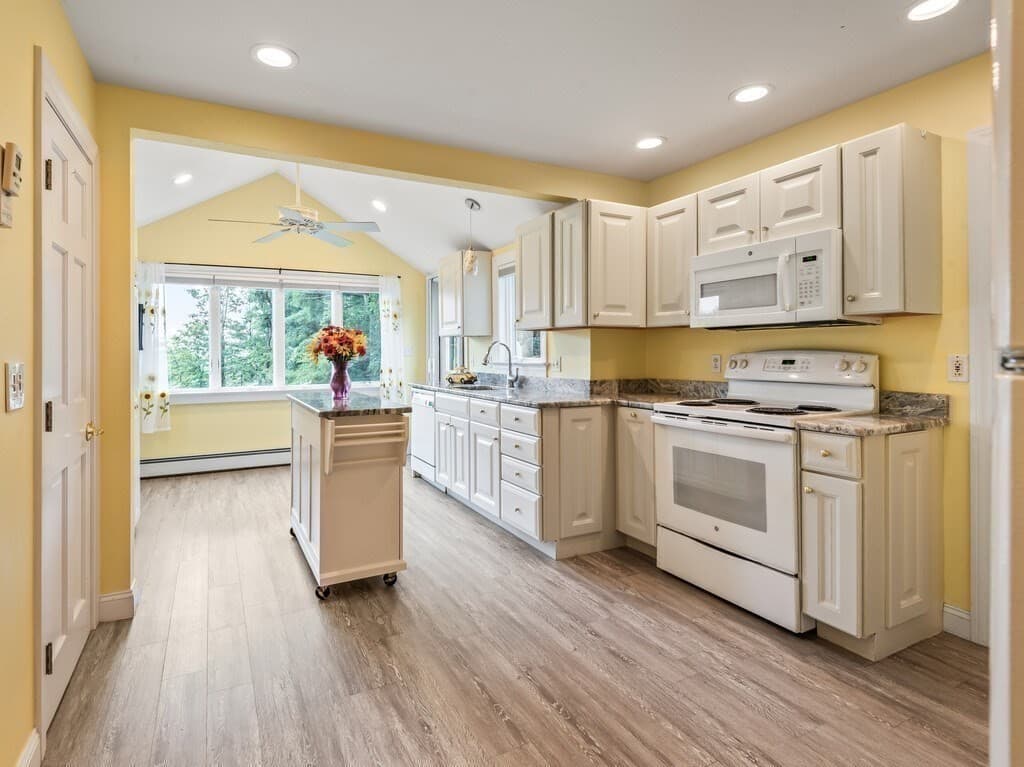 Single Family Residence at 18 Crown St, Spencer MA 01562, Spencer, photo 8 of 37