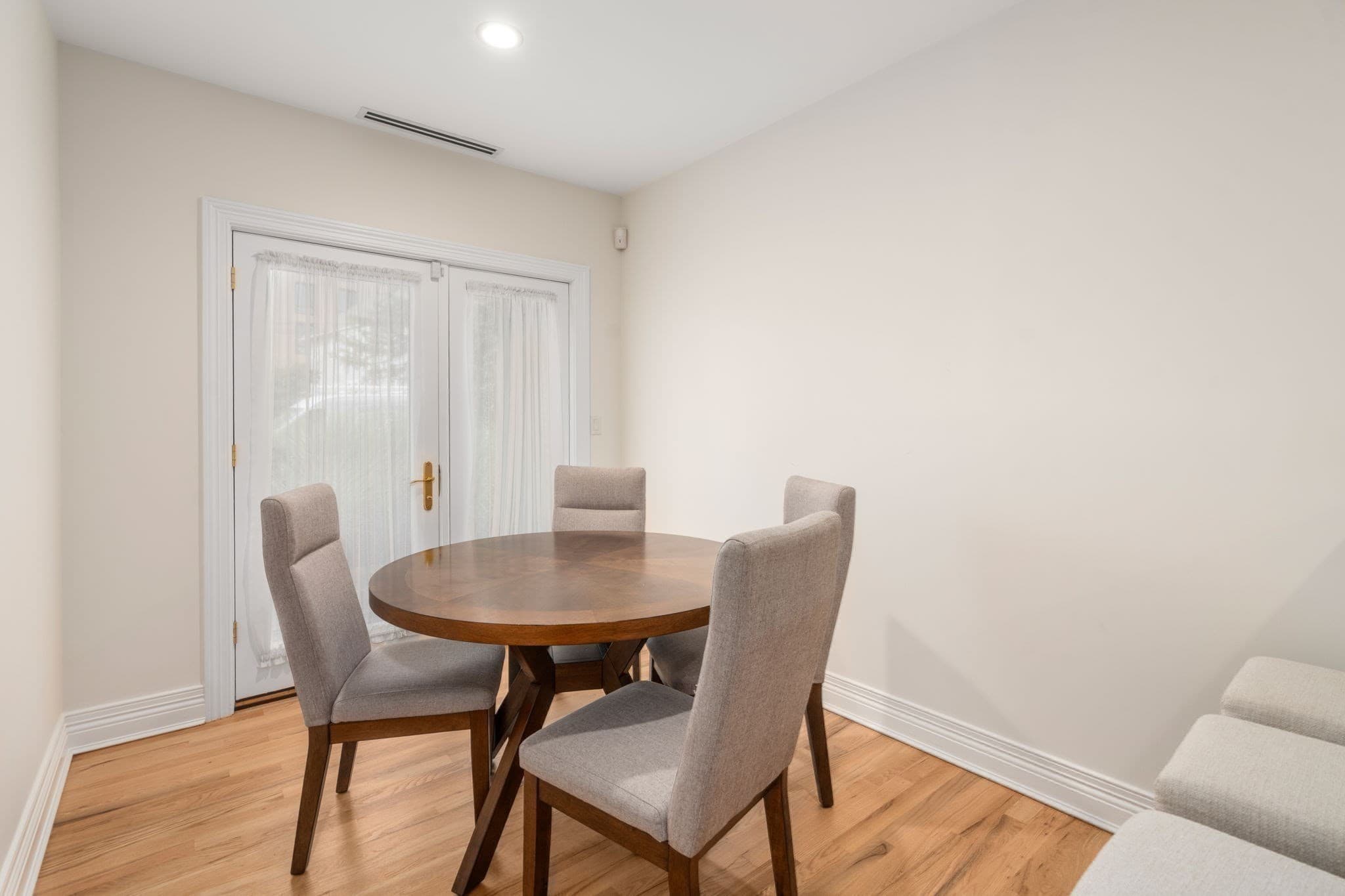 Condominium at 630 Hammond St # 104, Brookline MA 02467, Brookline, photo 10 of 18
