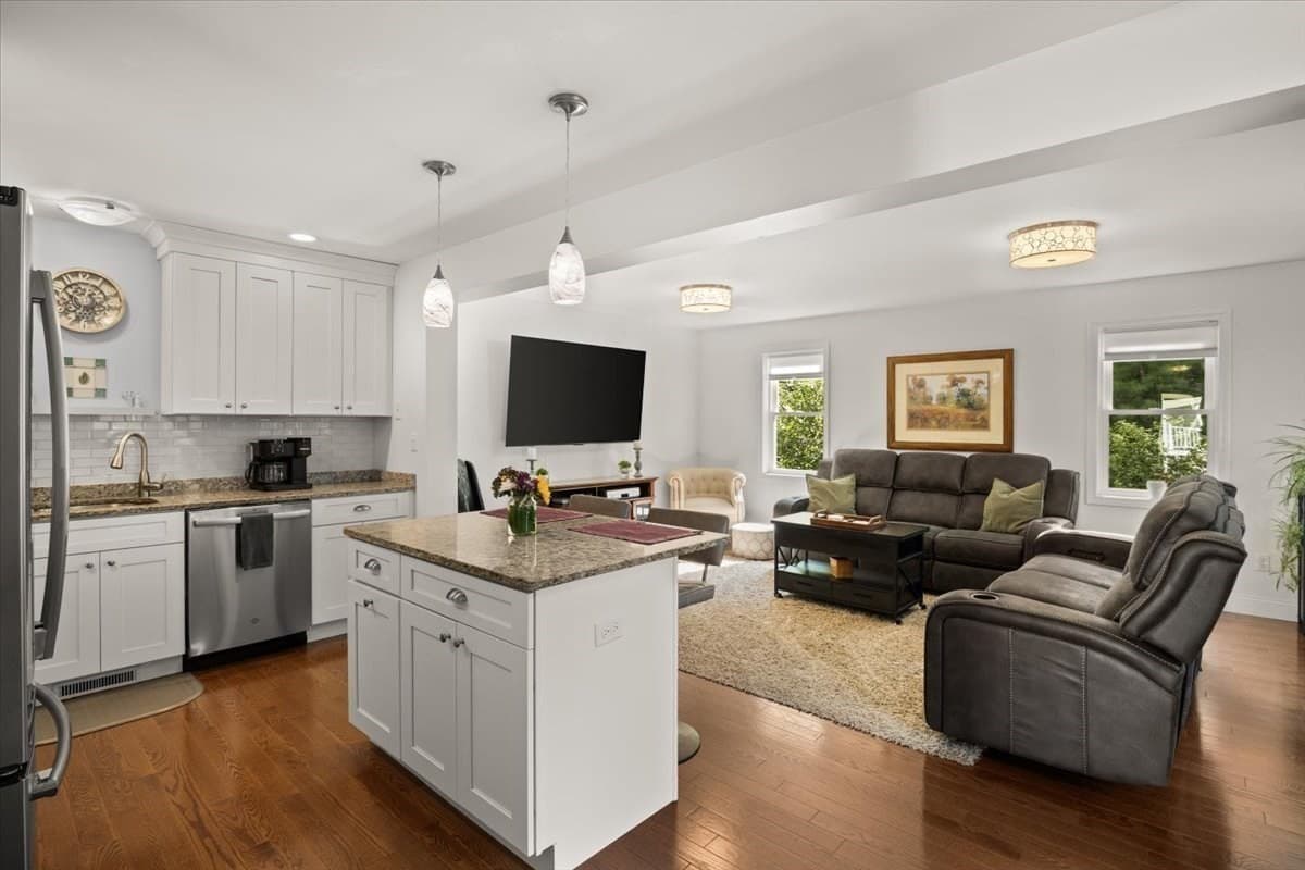 Condominium at 55 Hamlen Street # 5A, Taunton MA 02780, photo 8 of 33