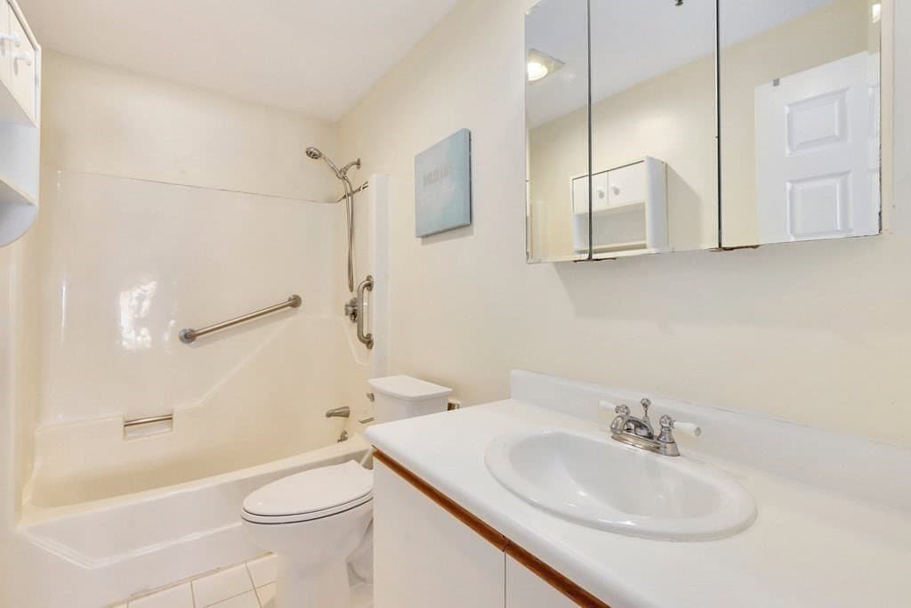 Condominium at 3920 Mystic Valley Pkwy # 410, Medford MA 02155, Medford, photo 10 of 24