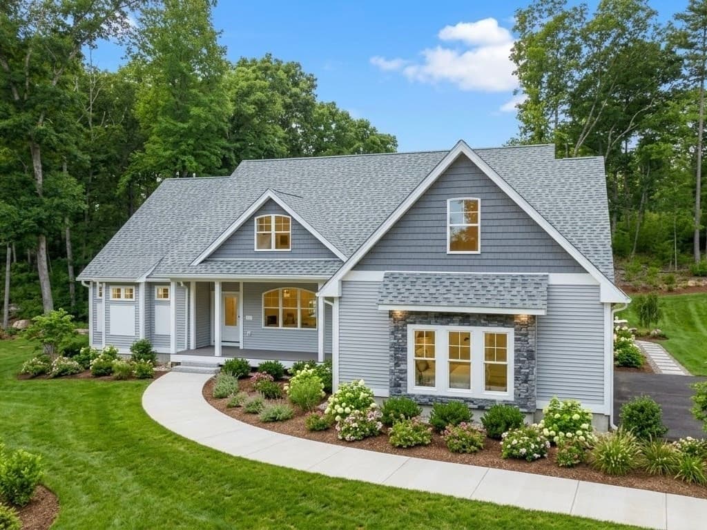 Single Family Residence at 558 Haynes St., Sturbridge MA 01566, Sturbridge, photo 2 of 31