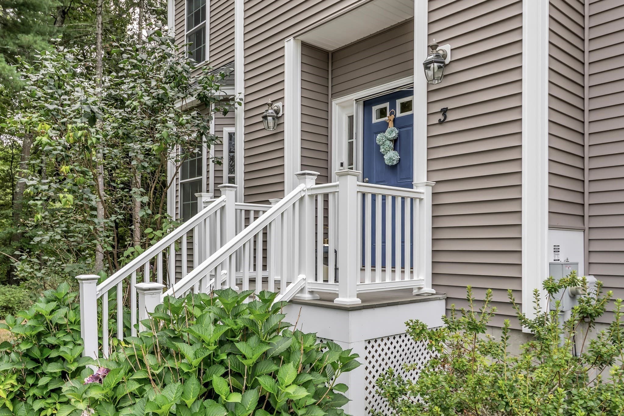 Single Family Residence at 3 Ava Ln, Tyngsborough MA 01879, Tyngsborough, photo 4 of 41