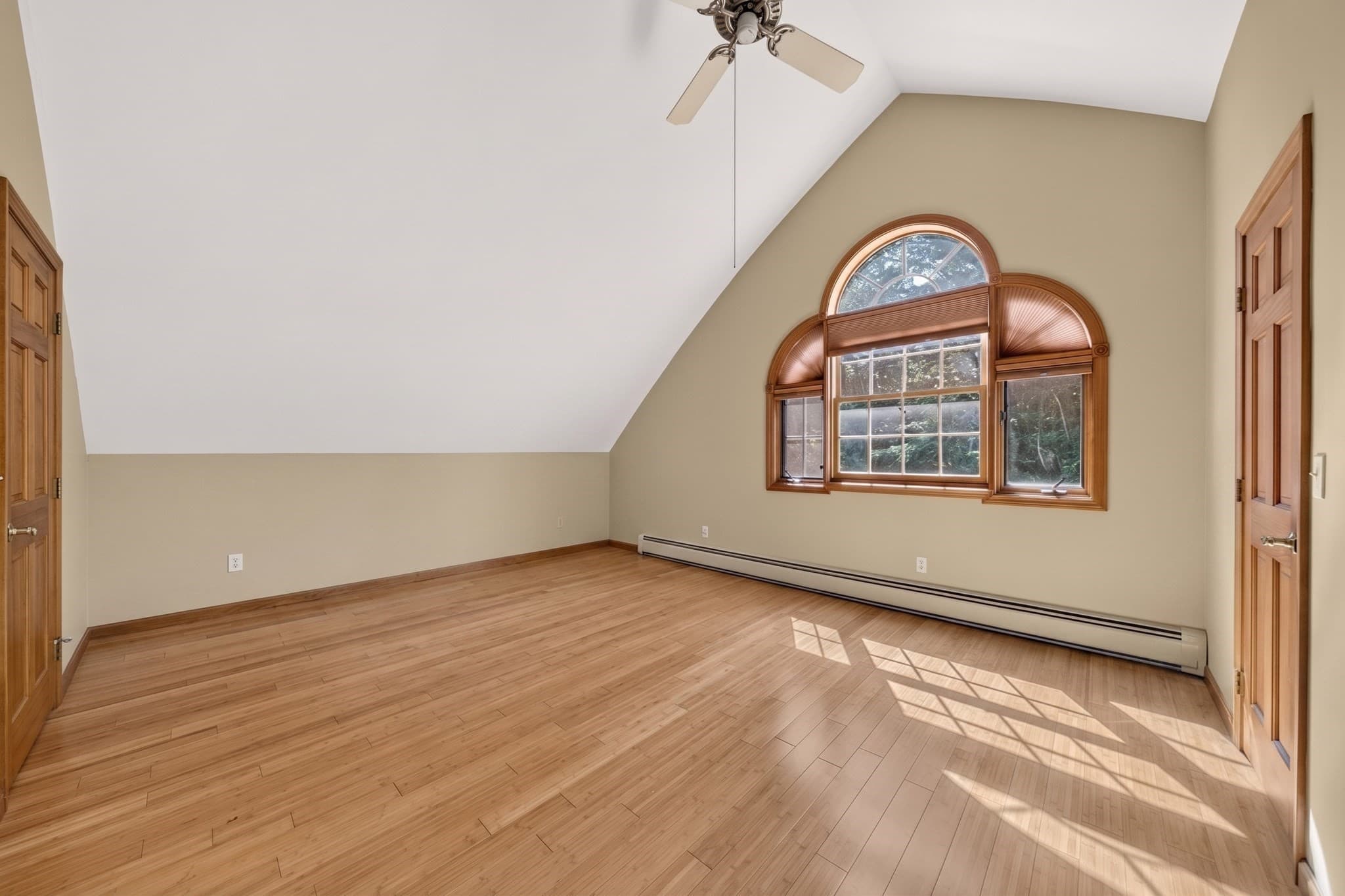 Single Family Residence at 32 Slades Farm Ln, Dartmouth MA 02748, Dartmouth, photo 22 of 39