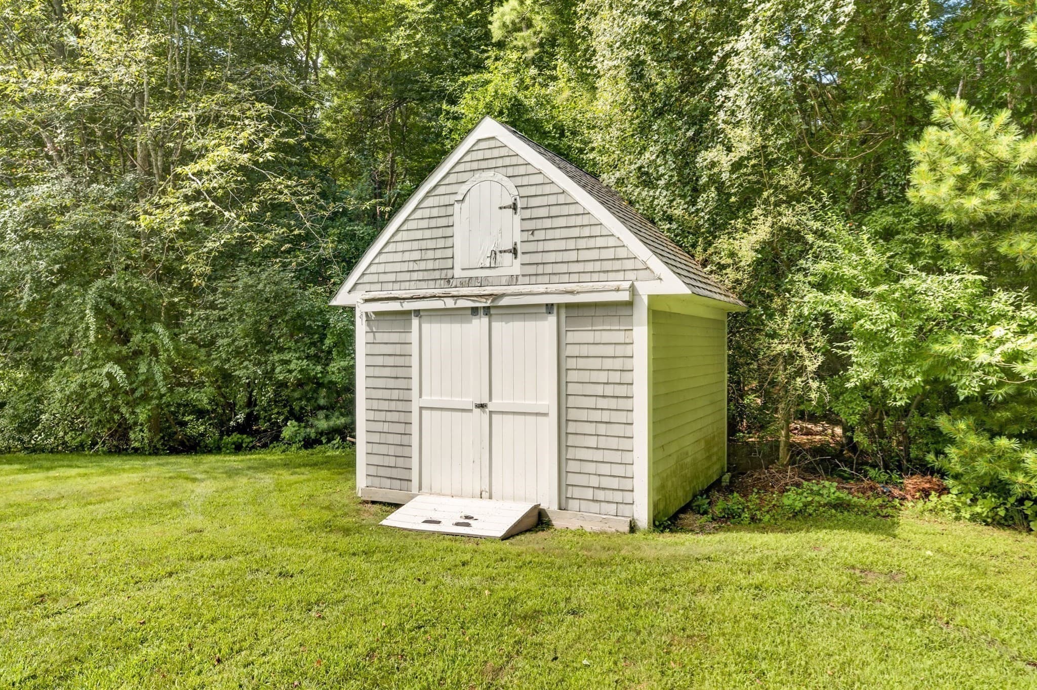 Single Family Residence at 32 Slades Farm Ln, Dartmouth MA 02748, Dartmouth, photo 36 of 39