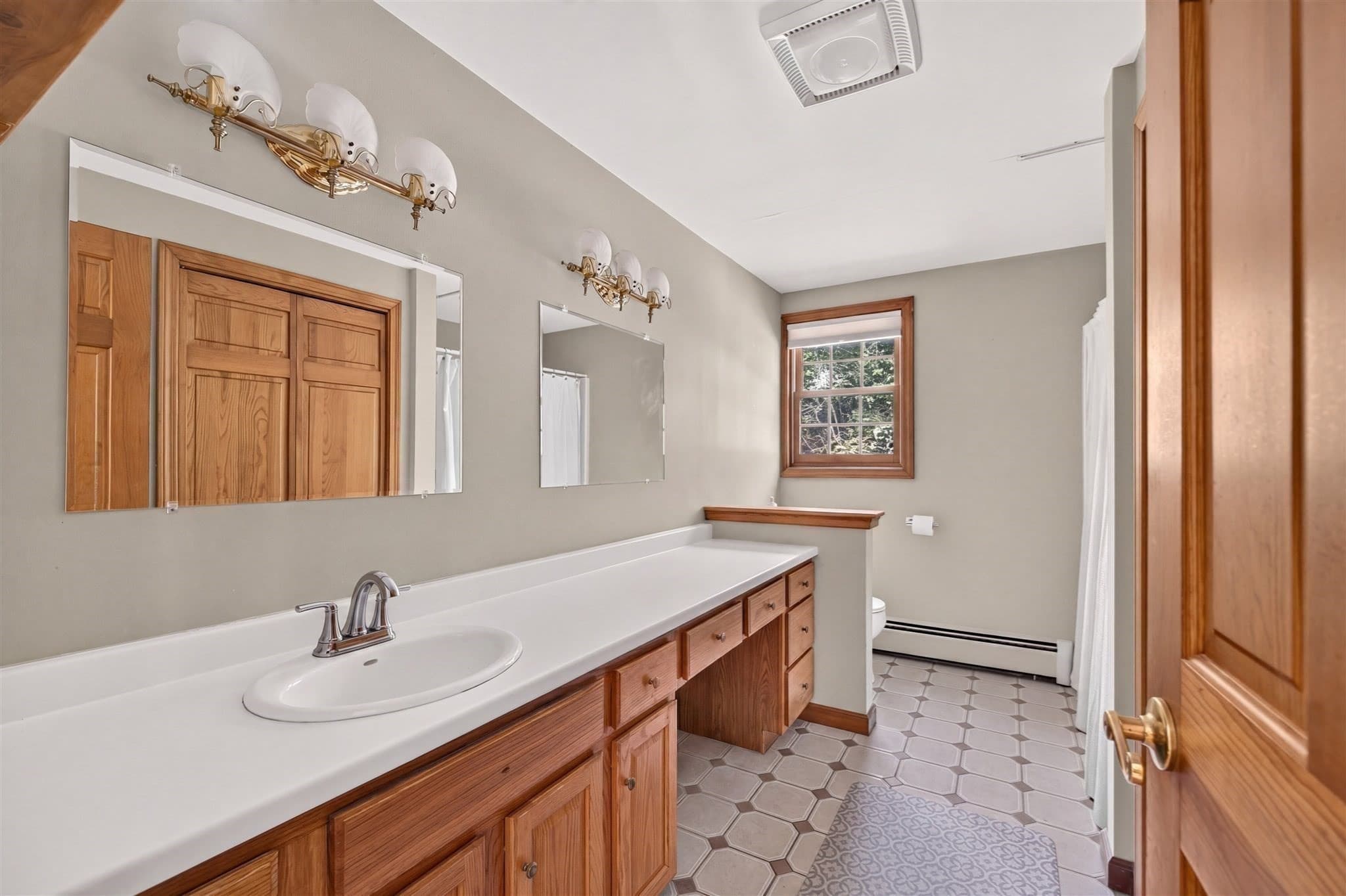Single Family Residence at 32 Slades Farm Ln, Dartmouth MA 02748, Dartmouth, photo 32 of 39