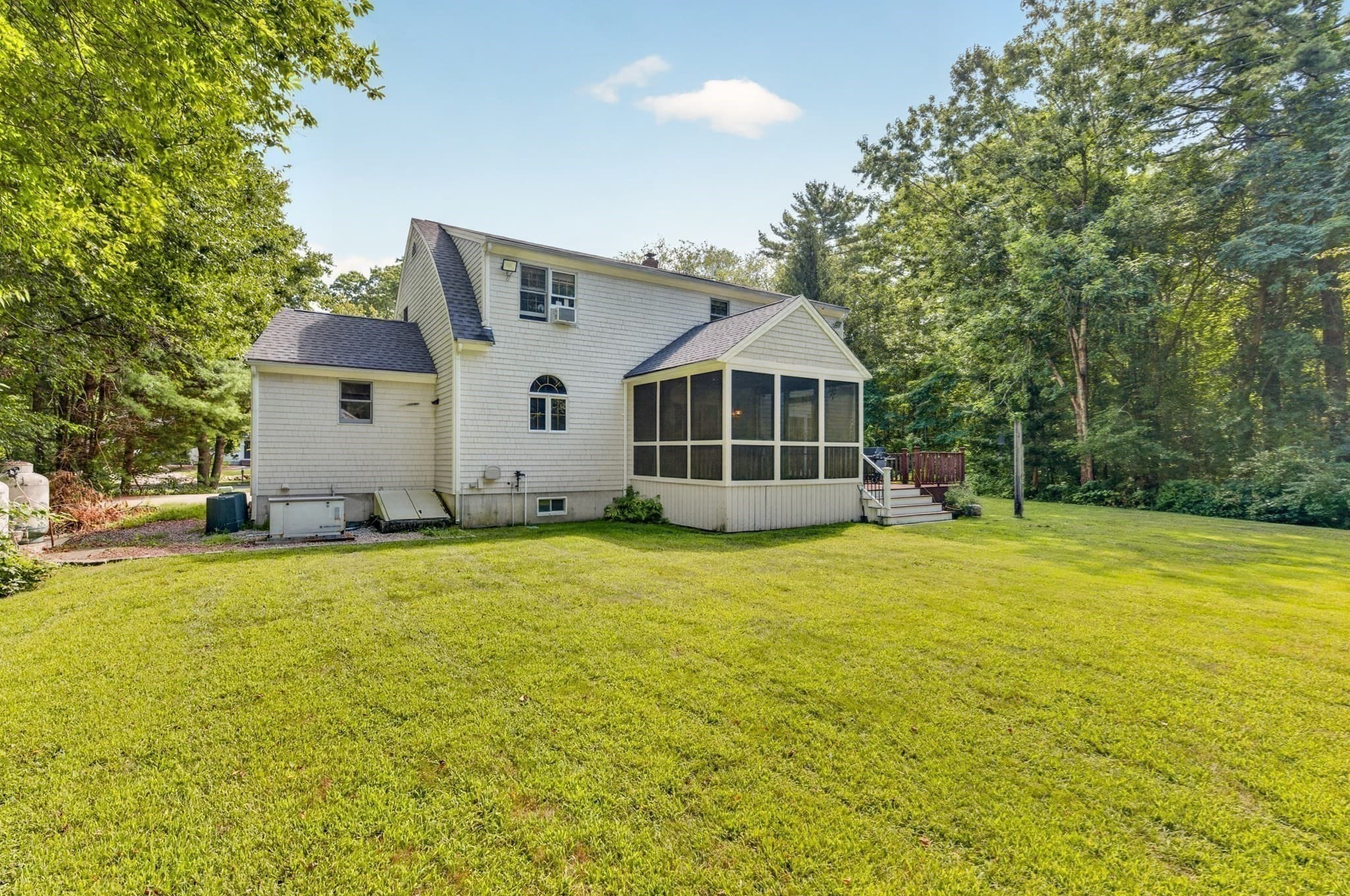 Single Family Residence at 32 Slades Farm Ln, Dartmouth MA 02748, Dartmouth, photo 38 of 39