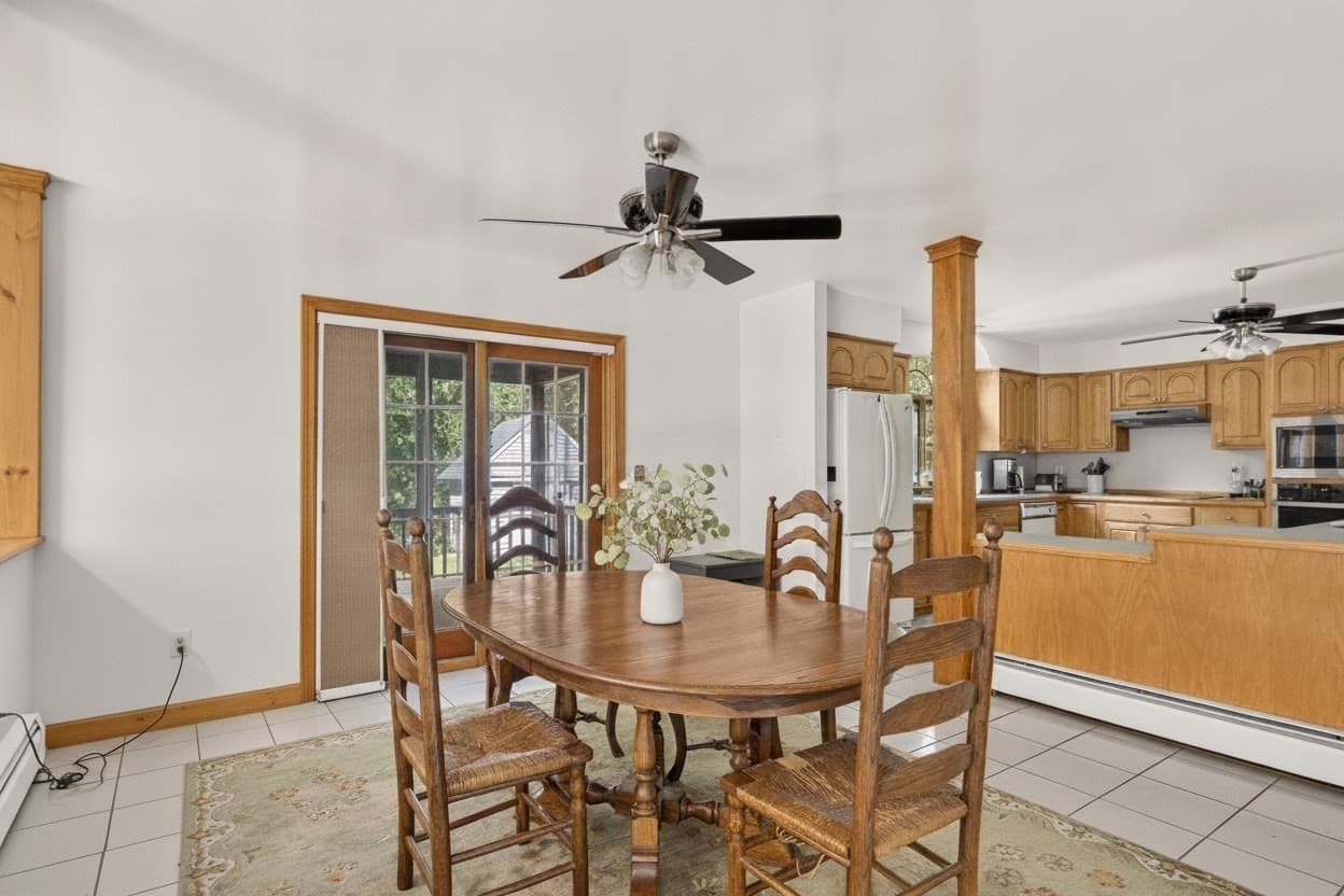 Single Family Residence at 32 Slades Farm Ln, Dartmouth MA 02748, Dartmouth, photo 14 of 39