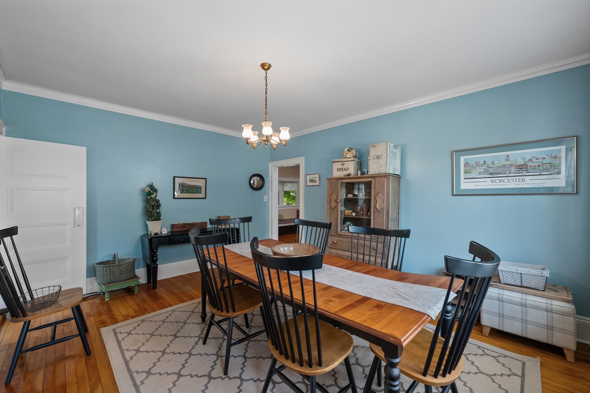 Single Family Residence at 25 Kenwood Ave, Worcester MA 01605, Worcester, photo 4 of 39