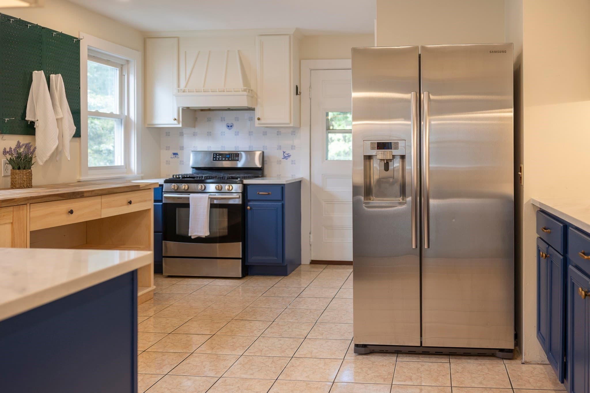 Condominium at 581 South Street # 2, Boston MA 02131, Boston, photo 2 of 42