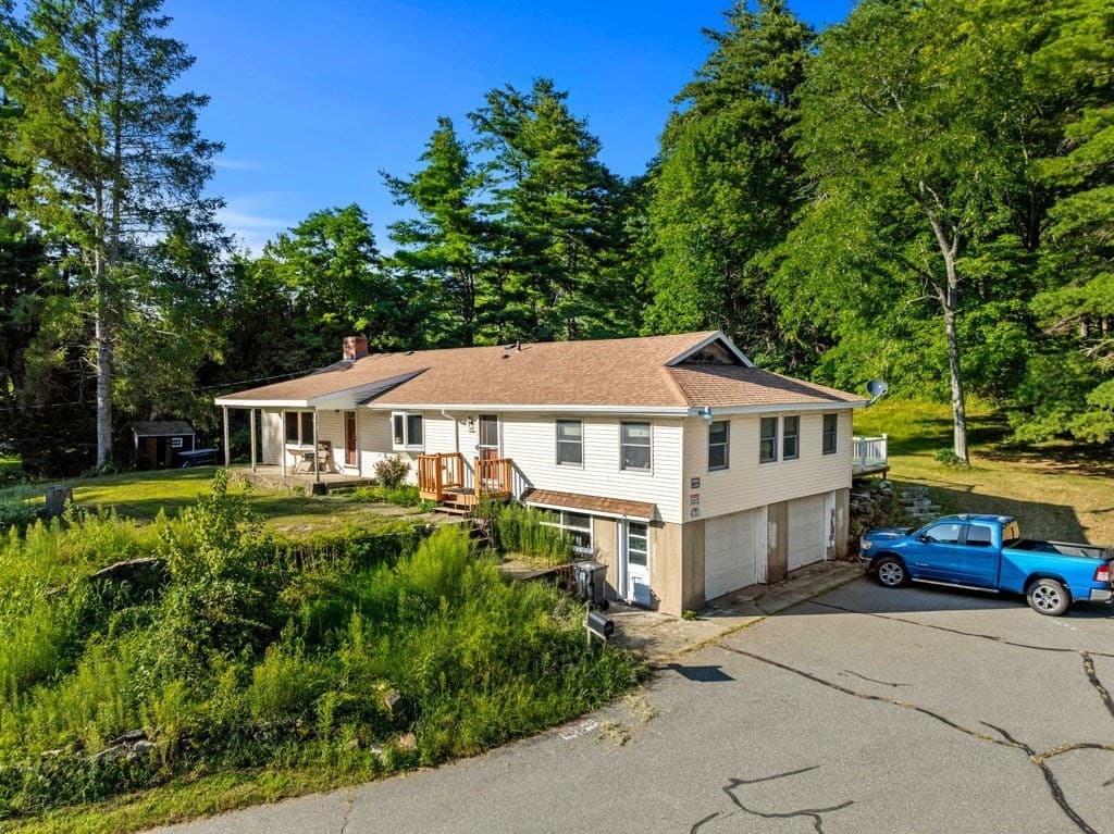 239 Lovers Ln, Haverhill MA 01830