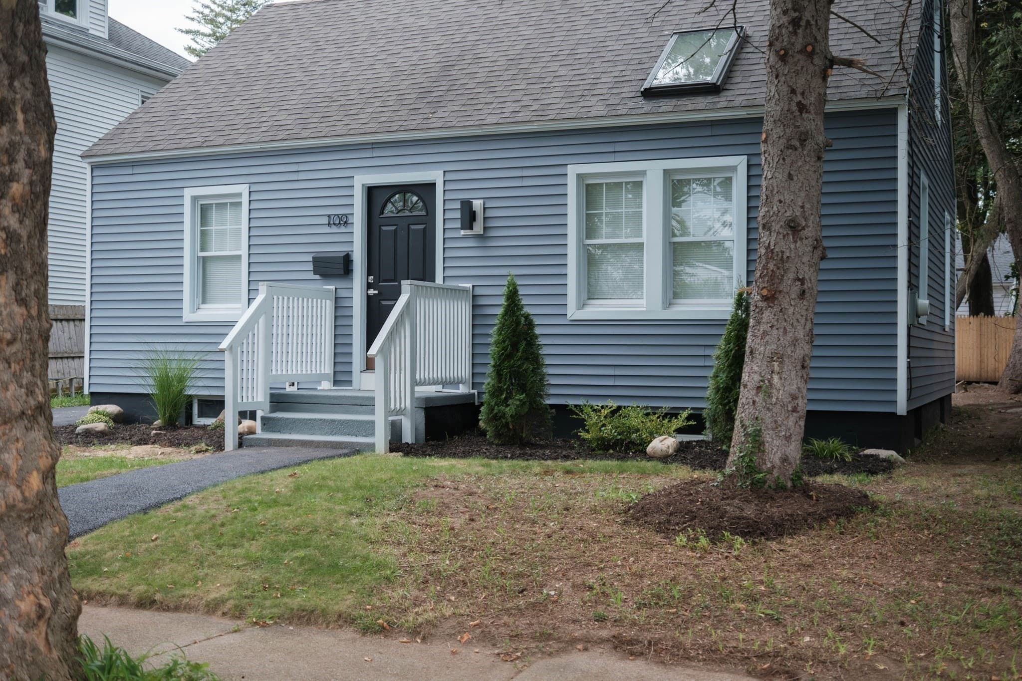Single Family Residence at 109 Powell Ave, Springfield MA 01118, Springfield, photo 2 of 33