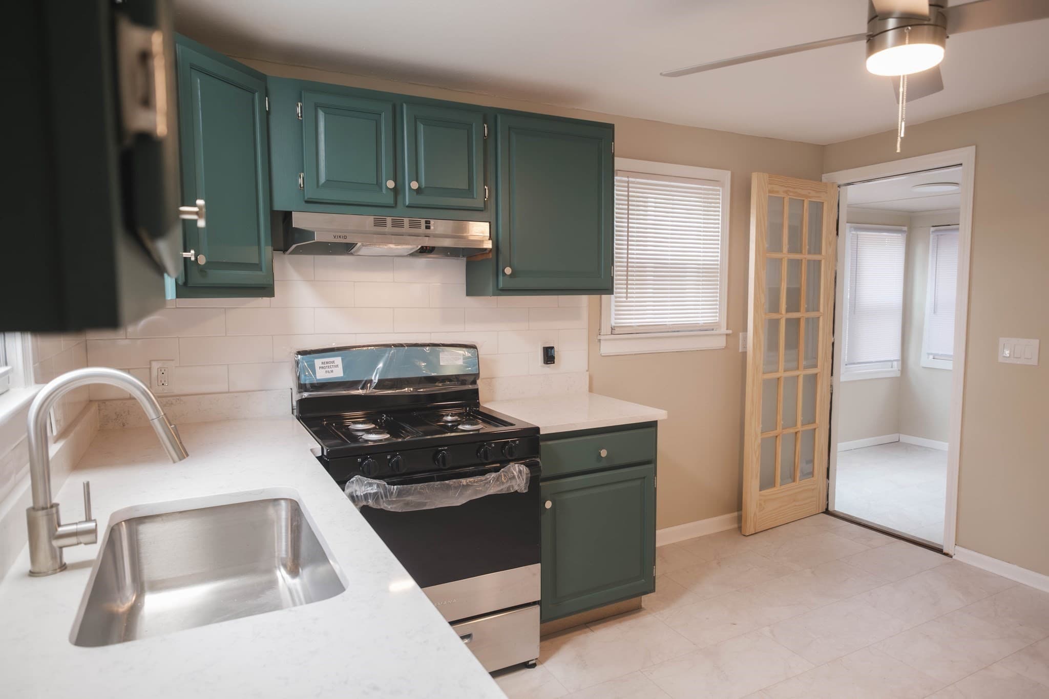 Single Family Residence at 109 Powell Ave, Springfield MA 01118, Springfield, photo 10 of 33