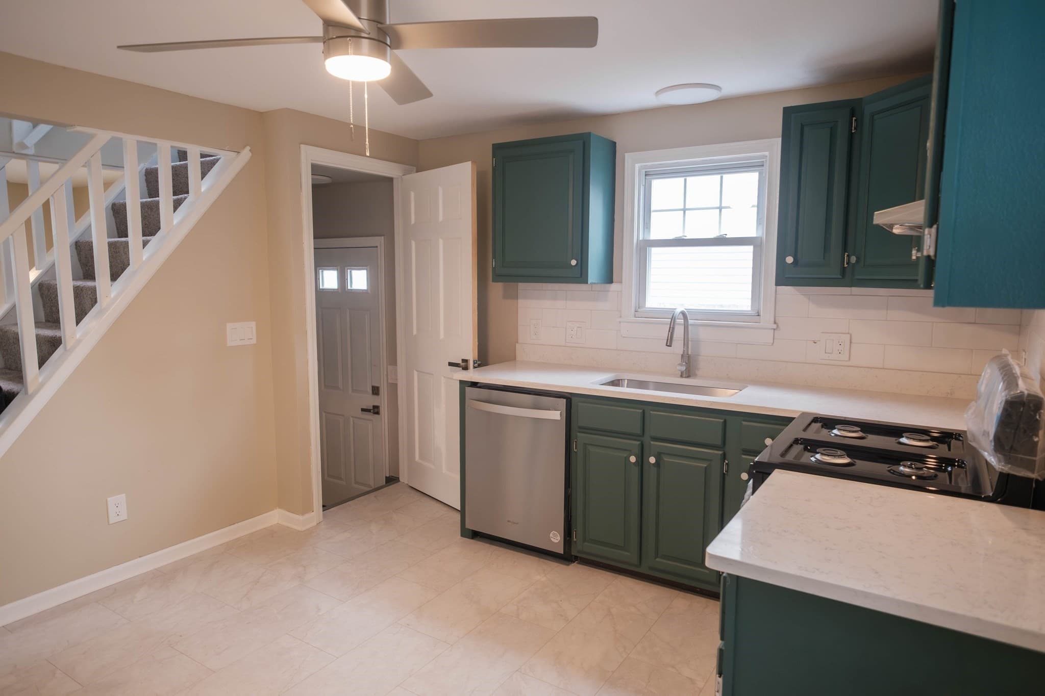 Single Family Residence at 109 Powell Ave, Springfield MA 01118, Springfield, photo 11 of 33