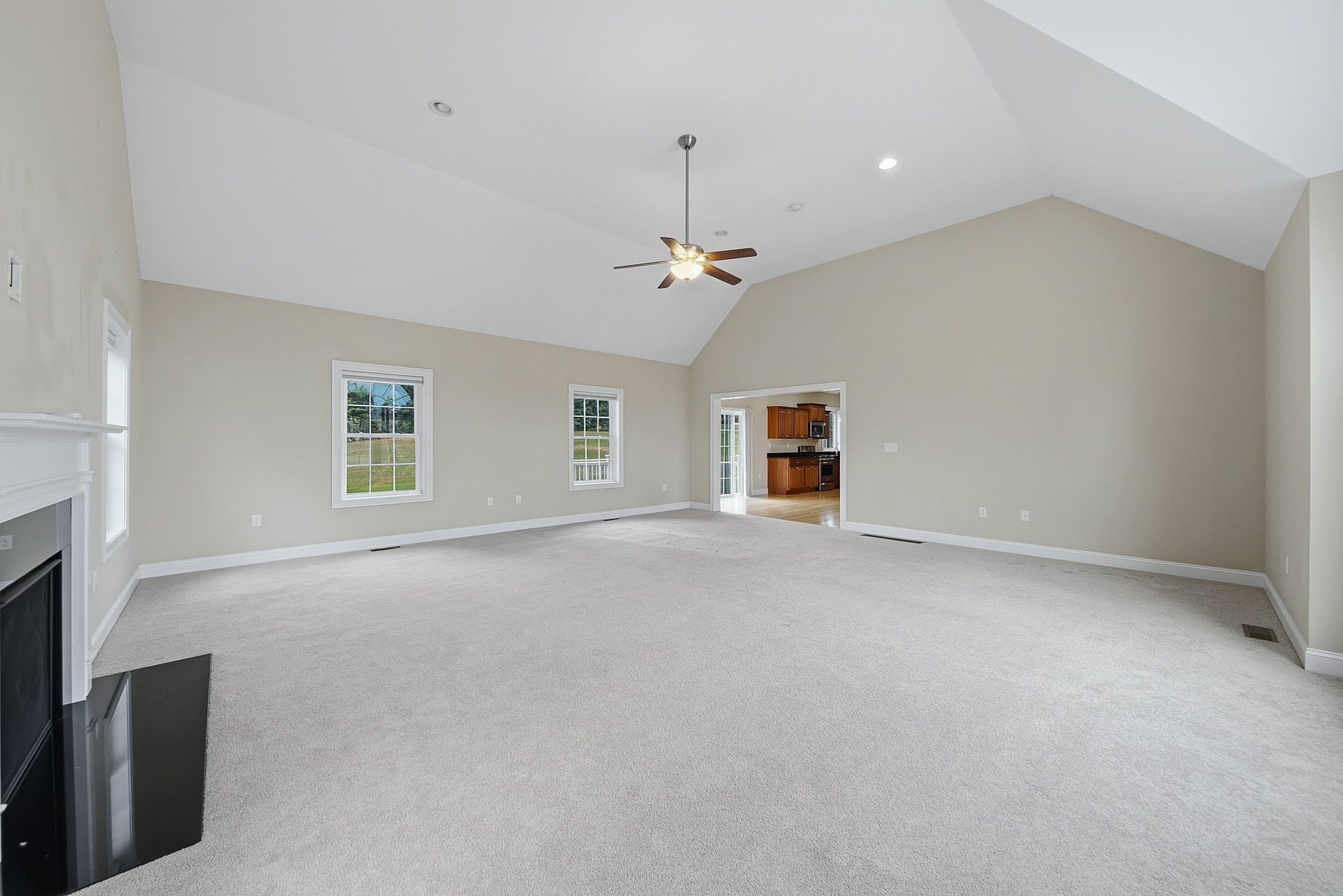 Single Family Residence at 52 Regency Dr, Dracut MA 01826, Dracut, photo 6 of 42